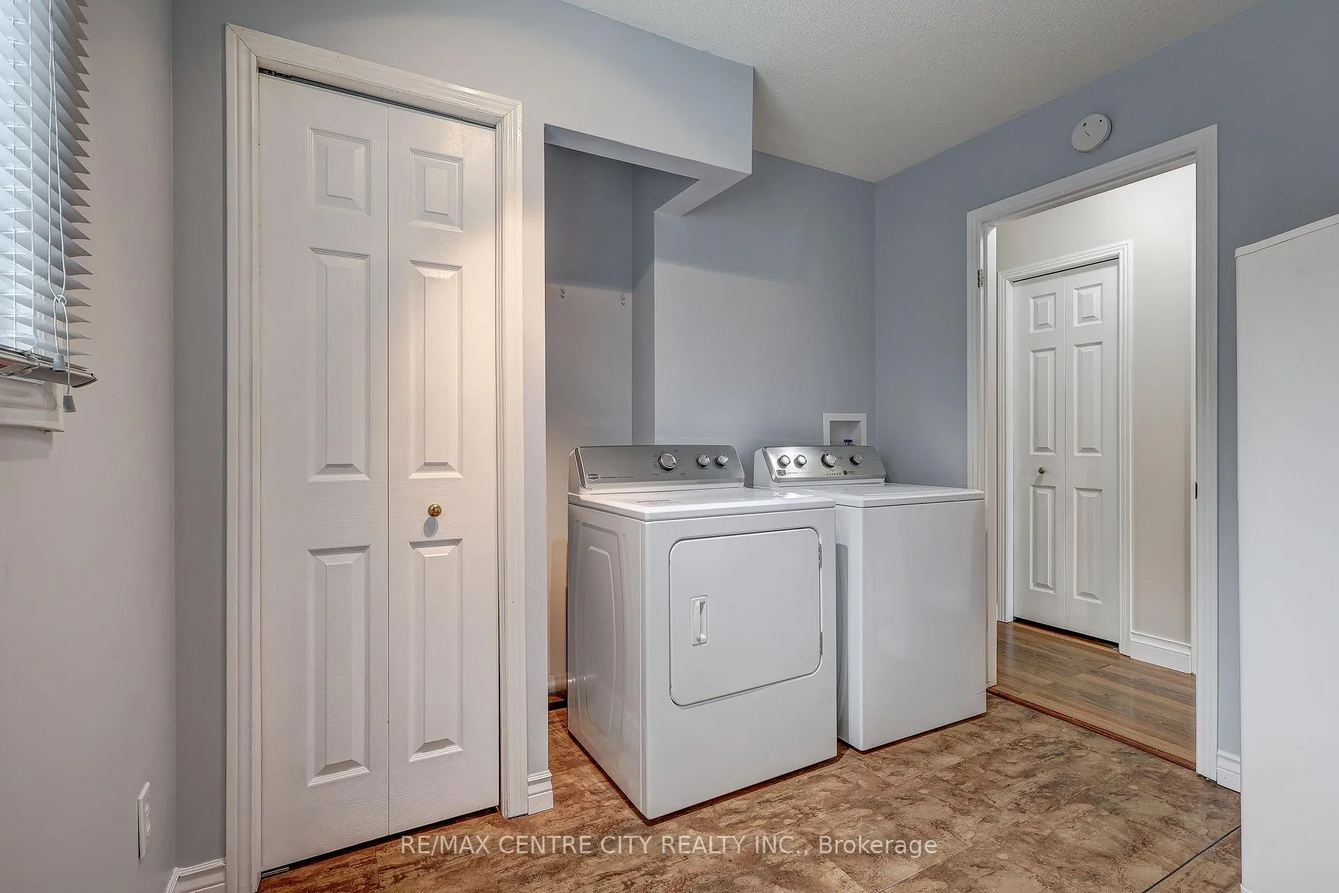 Photo 16 of 42 Oldewood Crescent, St. Thomas — HOMEH