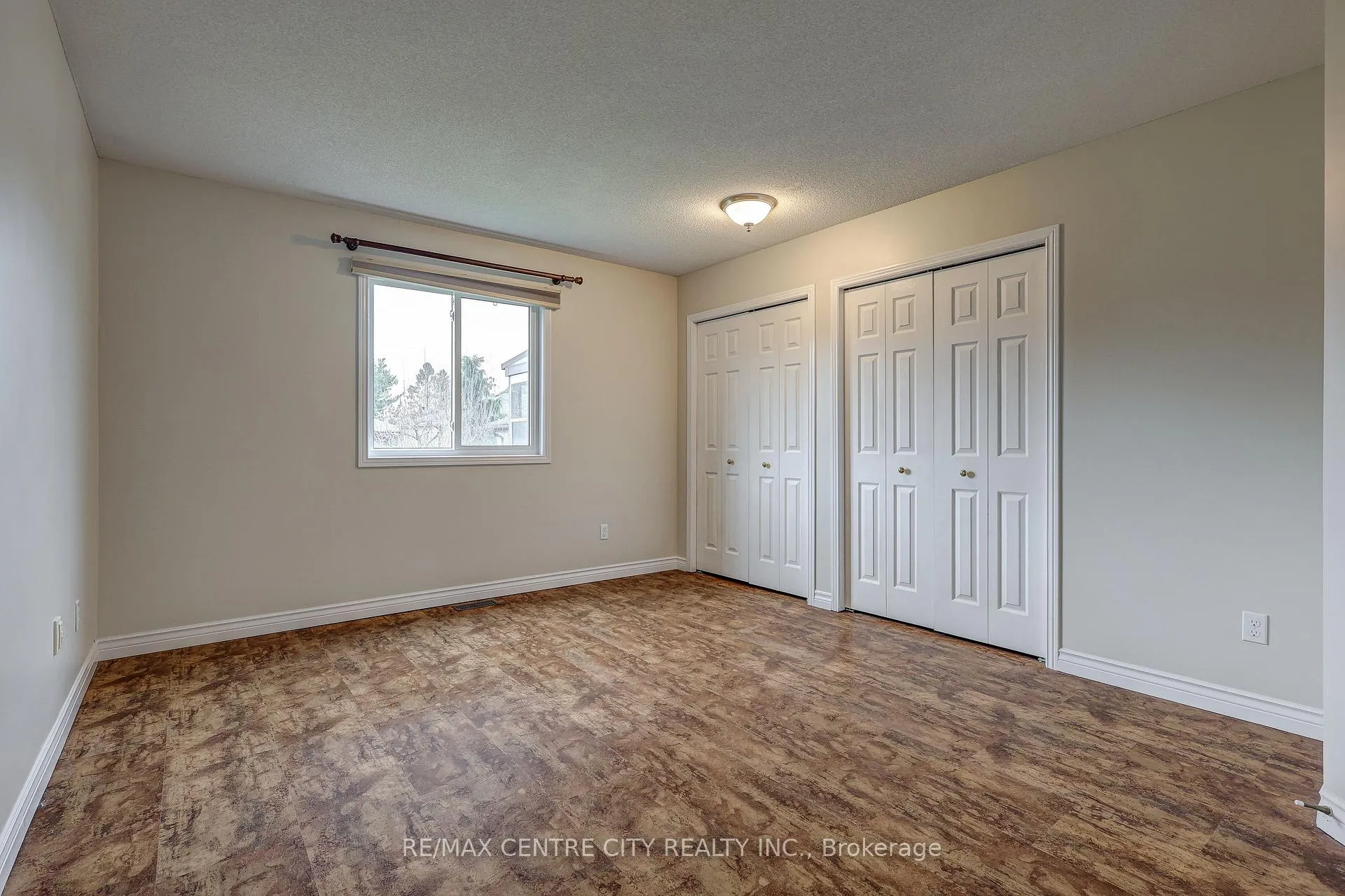 Photo 19 of 42 Oldewood Crescent, St. Thomas — HOMEH