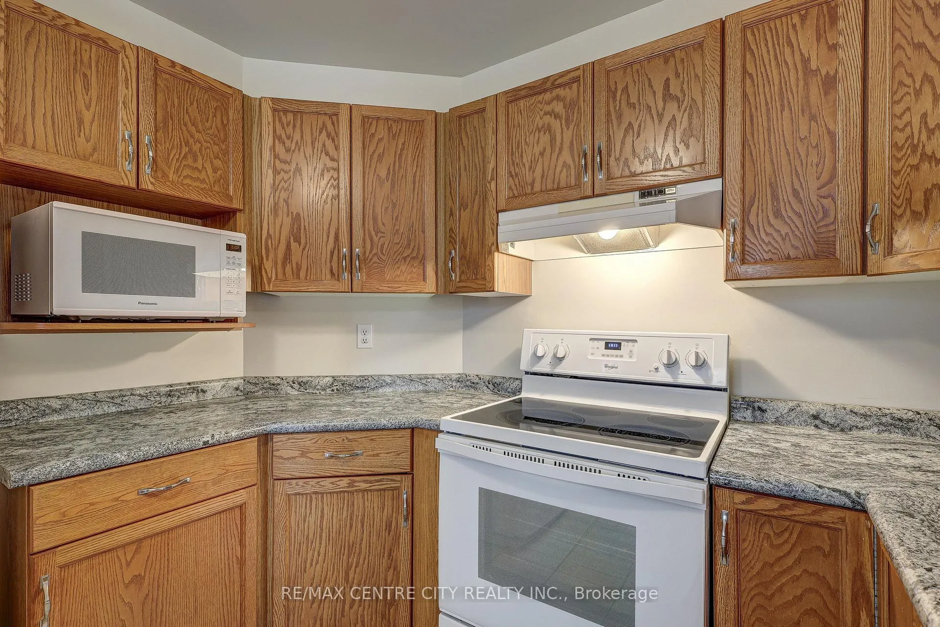 Photo 29 of 42 Oldewood Crescent, St. Thomas — HOMEH