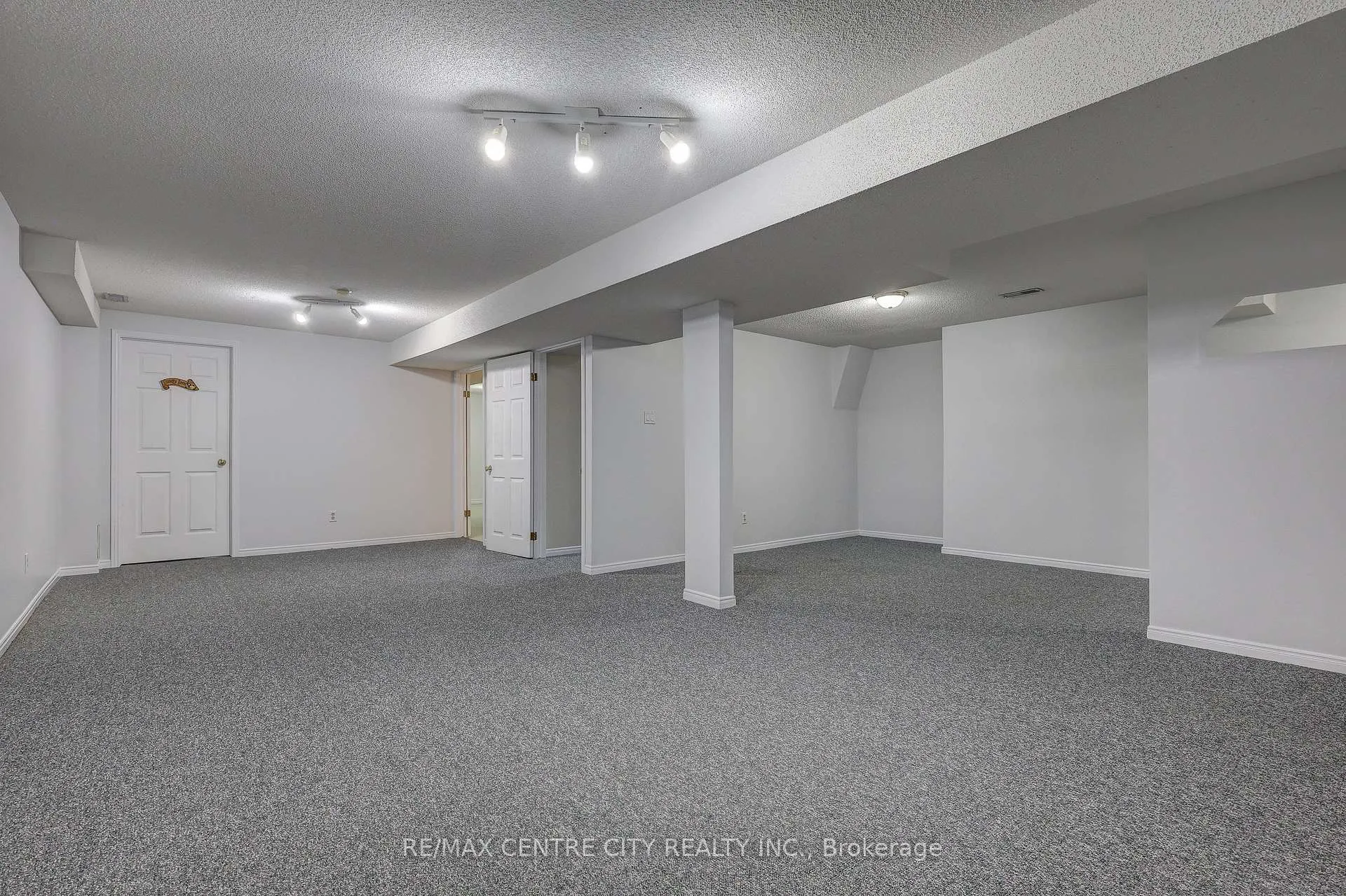 Photo 34 of 42 Oldewood Crescent, St. Thomas — HOMEH