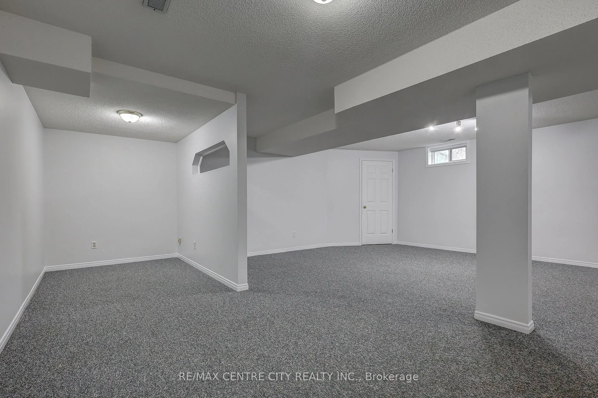 Photo 35 of 42 Oldewood Crescent, St. Thomas — HOMEH