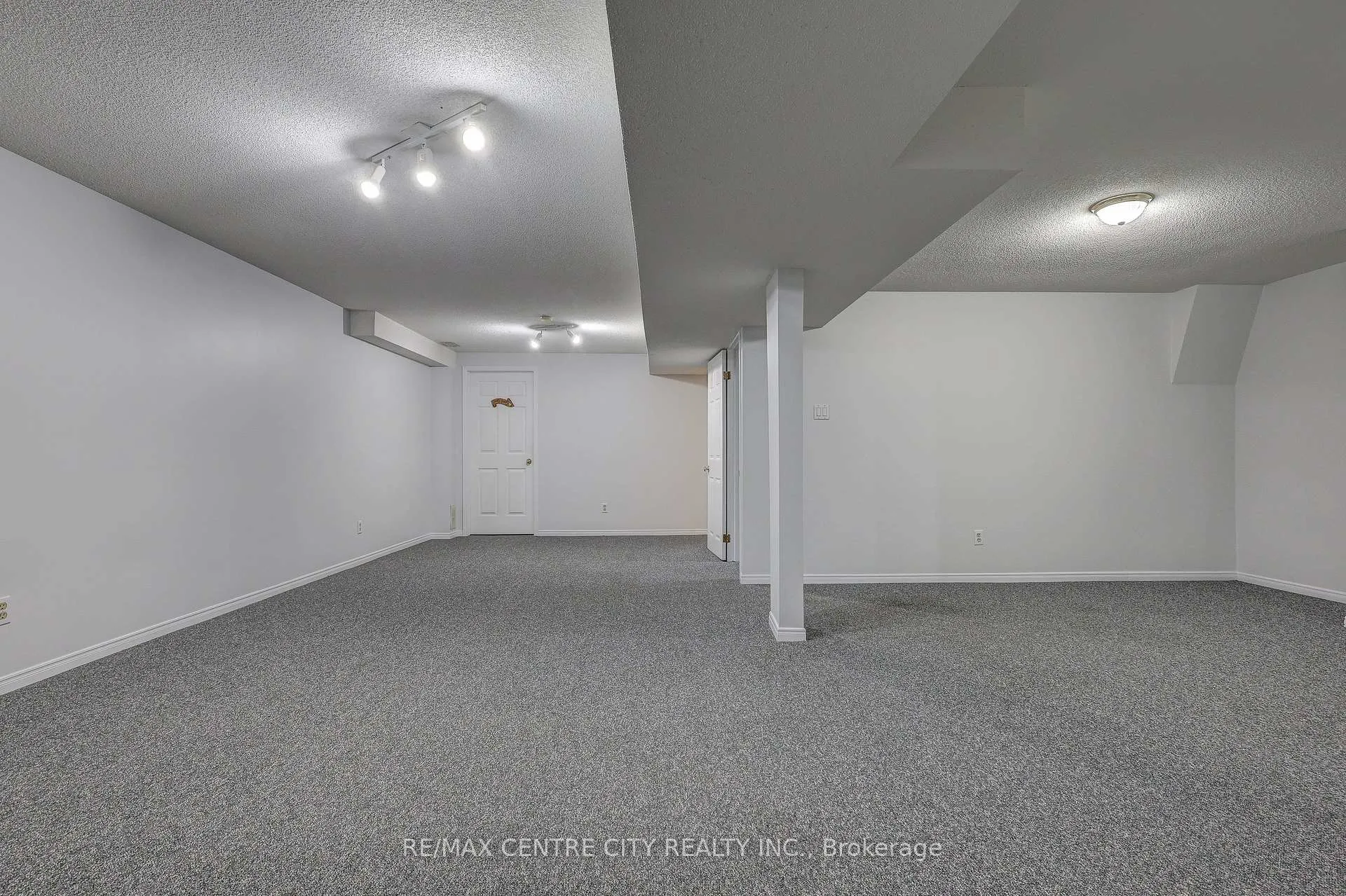 Photo 36 of 42 Oldewood Crescent, St. Thomas — HOMEH