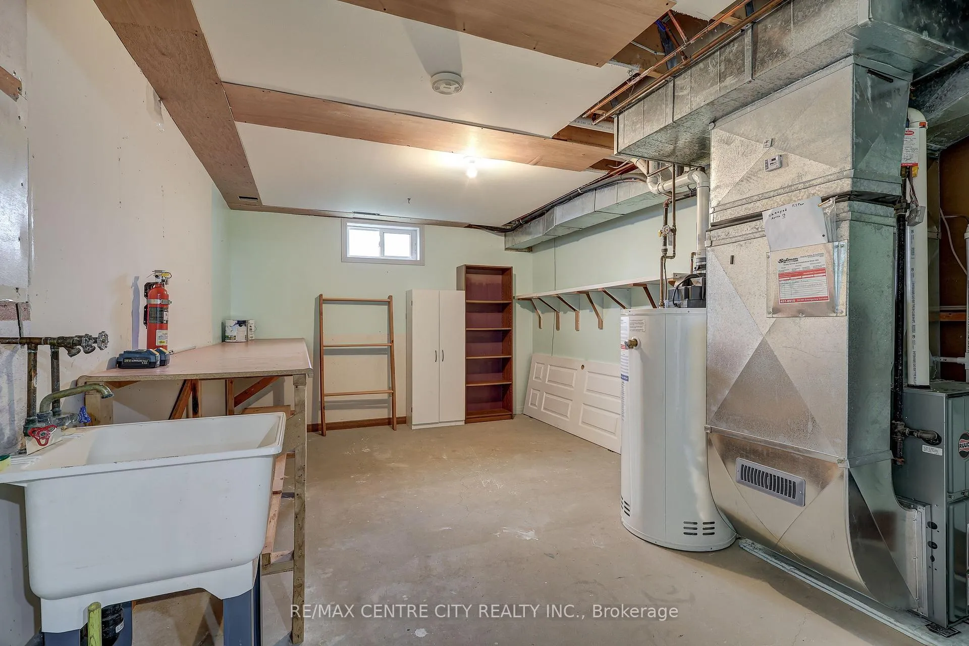 Photo 40 of 42 Oldewood Crescent, St. Thomas — HOMEH