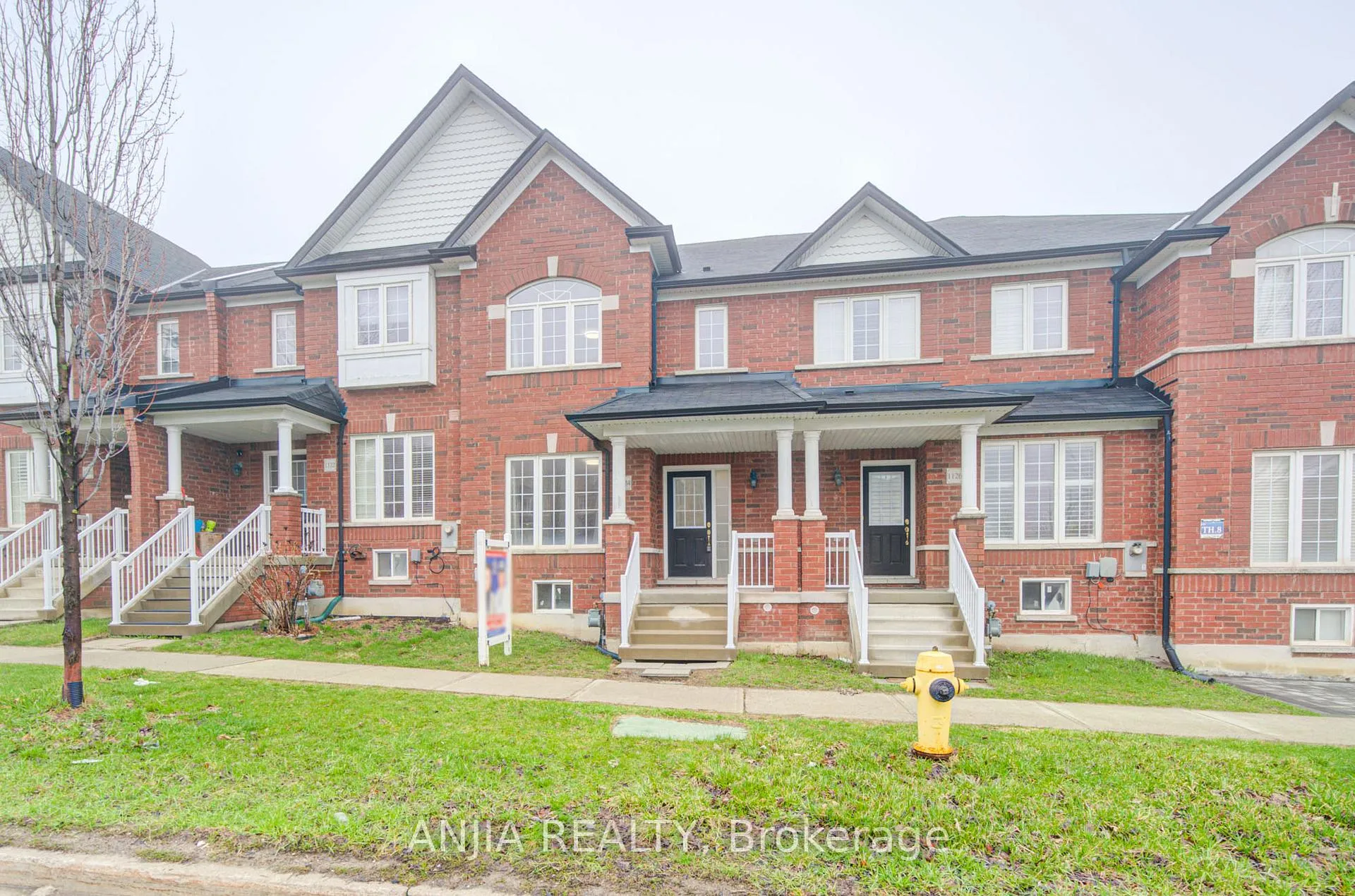 Front of 1124 Bur Oak Avenue