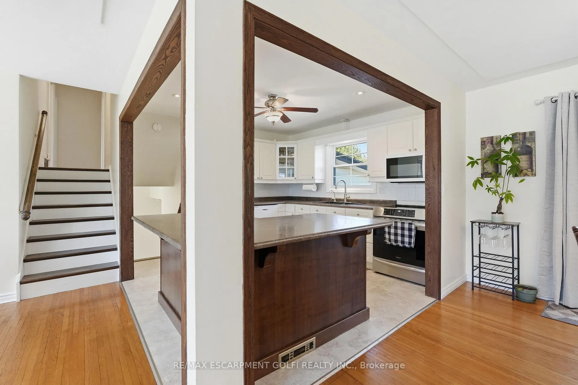 Photo 10 of 55 Berkley Crescent, Norfolk, Simcoe — HOMEH