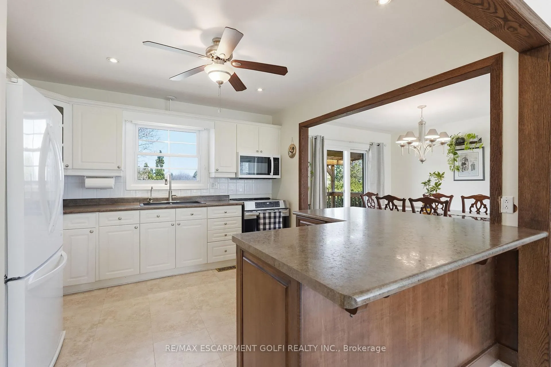 Photo 11 of 55 Berkley Crescent, Norfolk, Simcoe — HOMEH