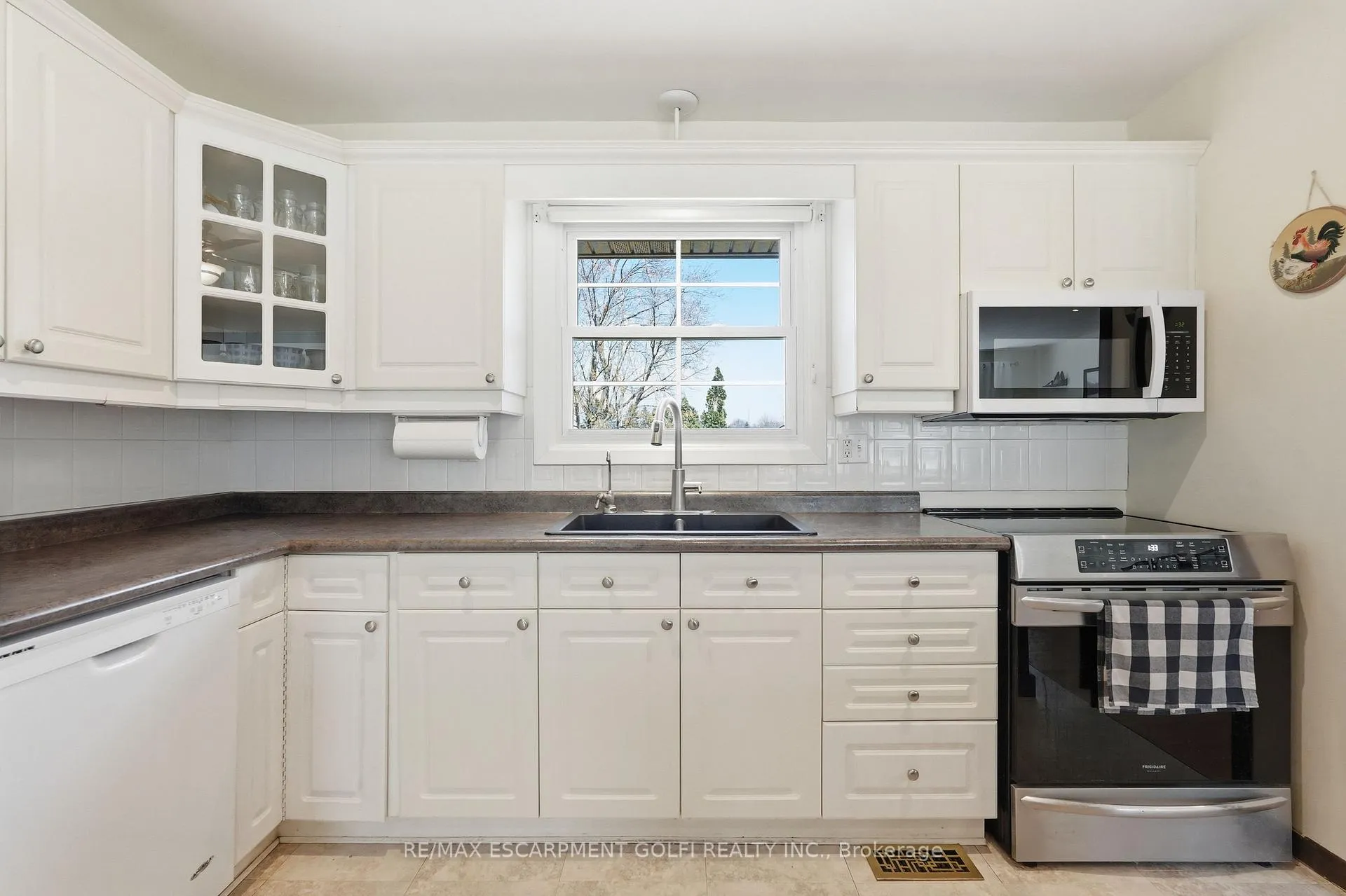 Photo 12 of 55 Berkley Crescent, Norfolk, Simcoe — HOMEH