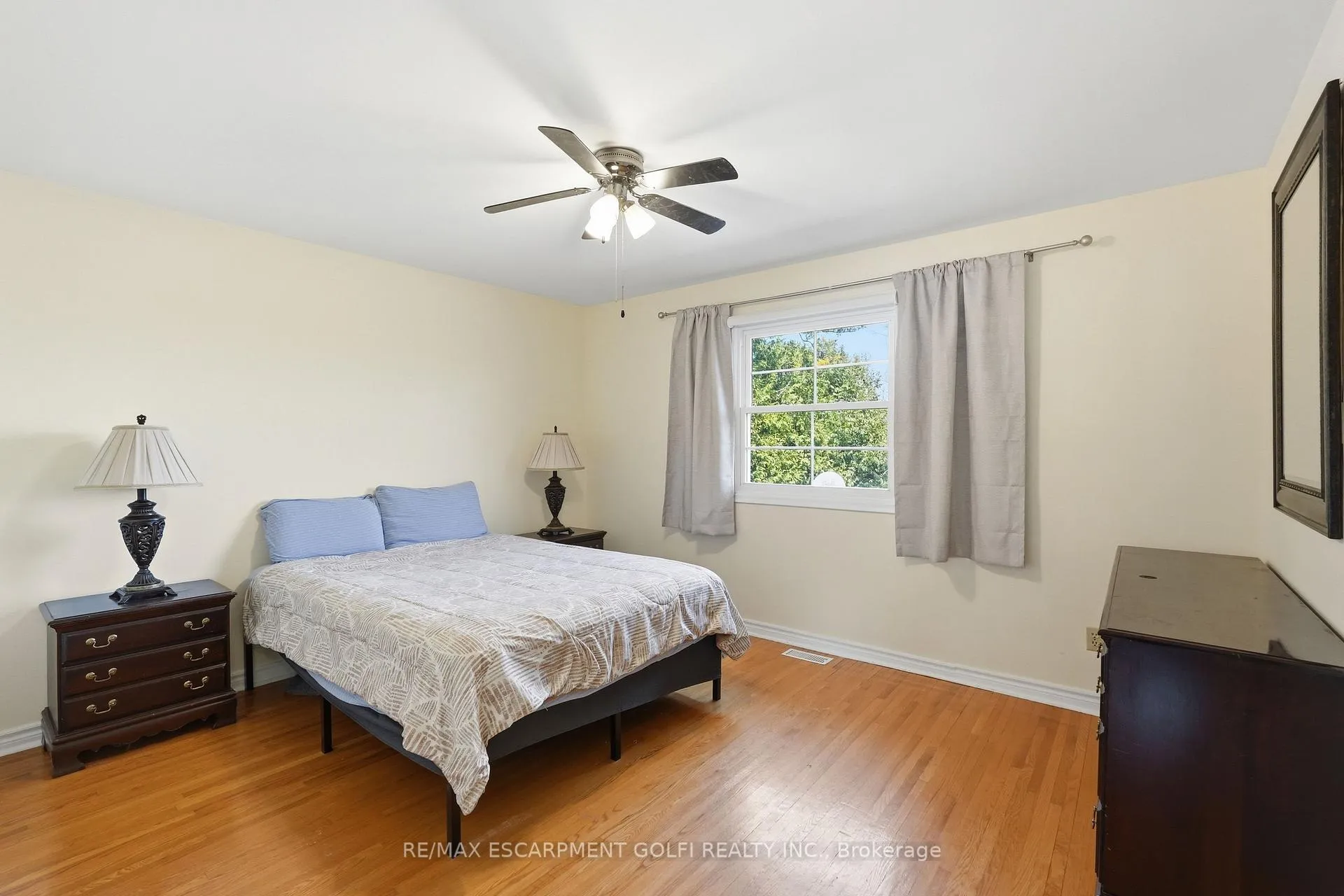 Photo 16 of 55 Berkley Crescent, Norfolk, Simcoe — HOMEH