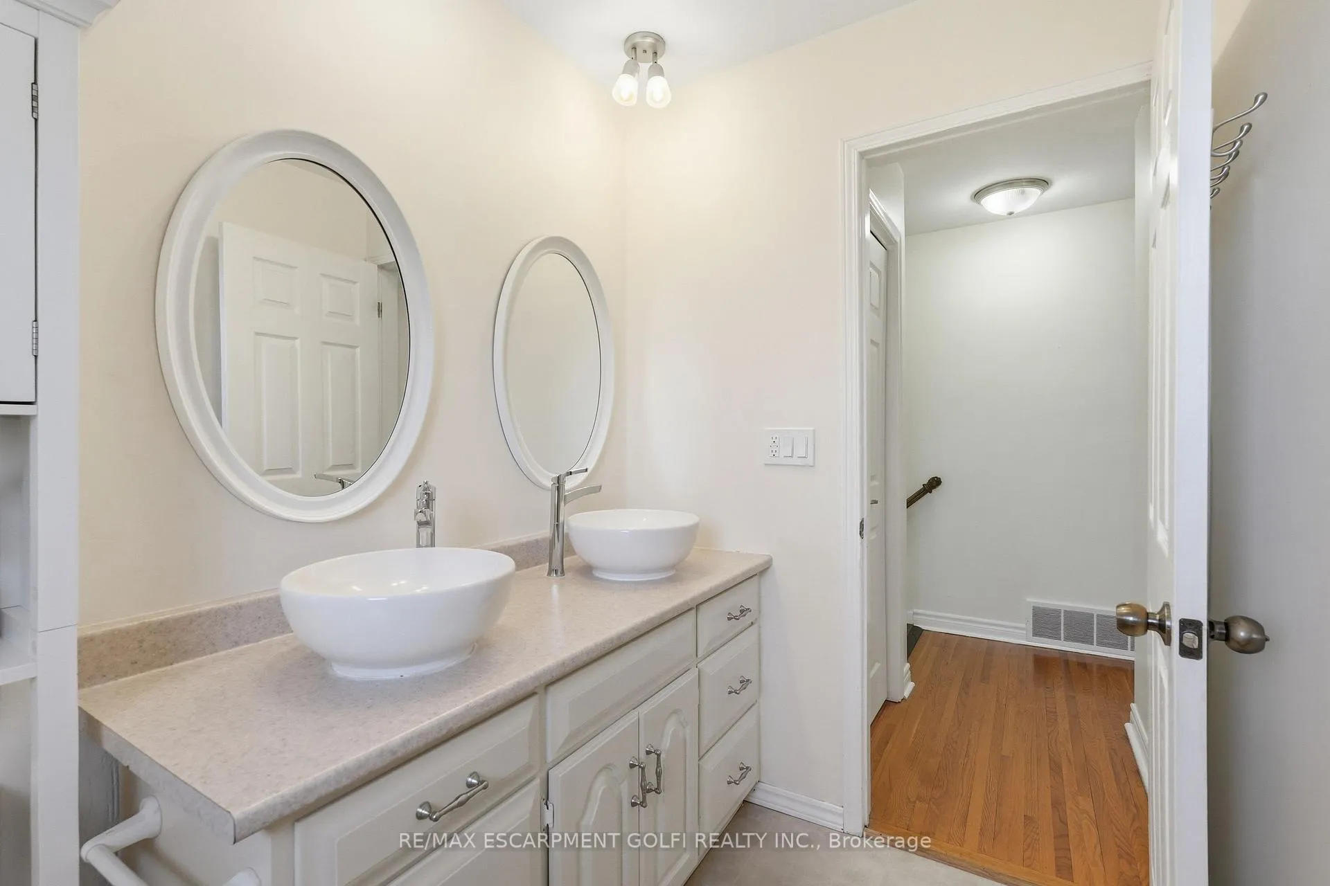 Photo 19 of 55 Berkley Crescent, Norfolk, Simcoe — HOMEH