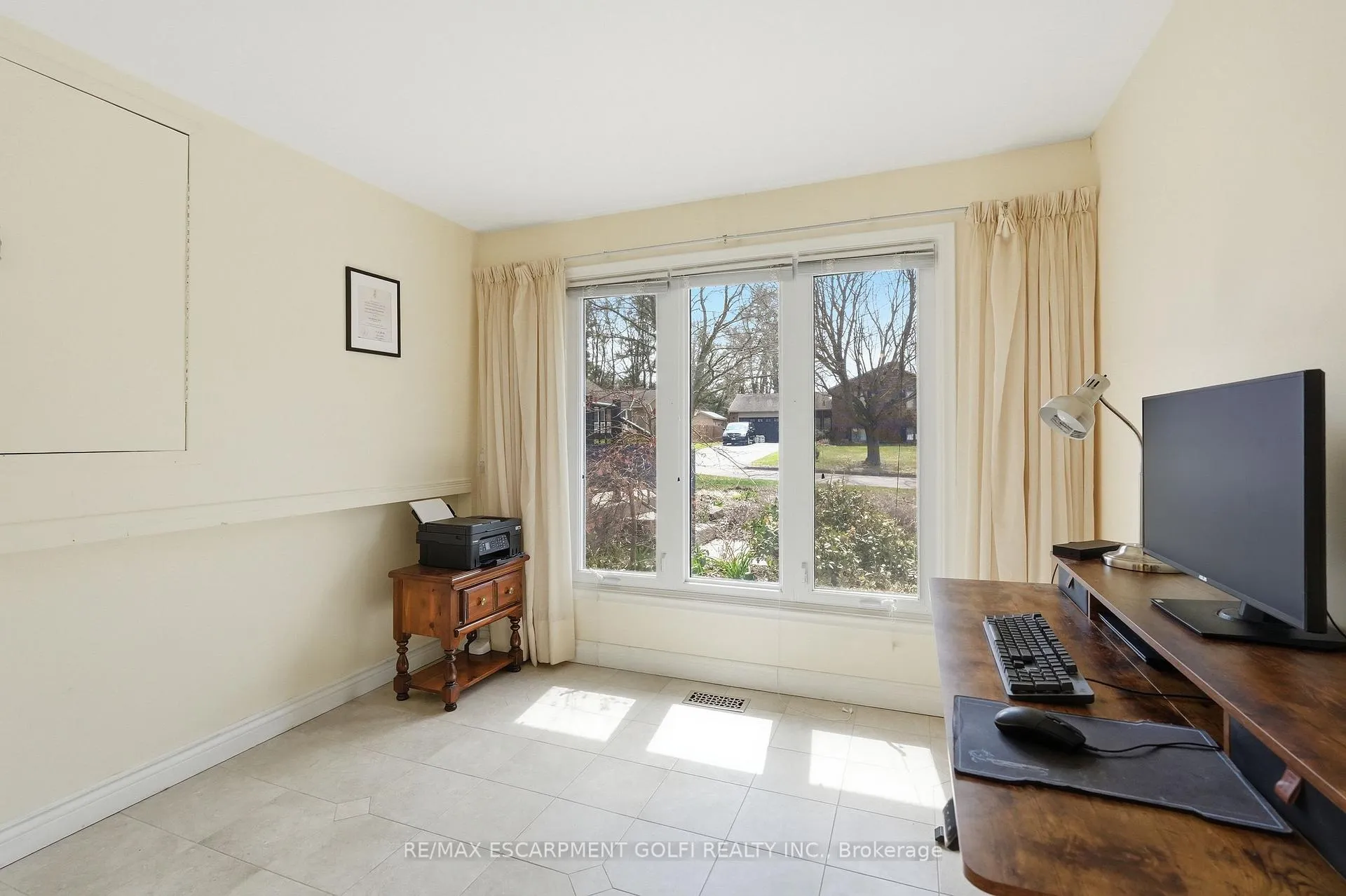 Photo 30 of 55 Berkley Crescent, Norfolk, Simcoe — HOMEH