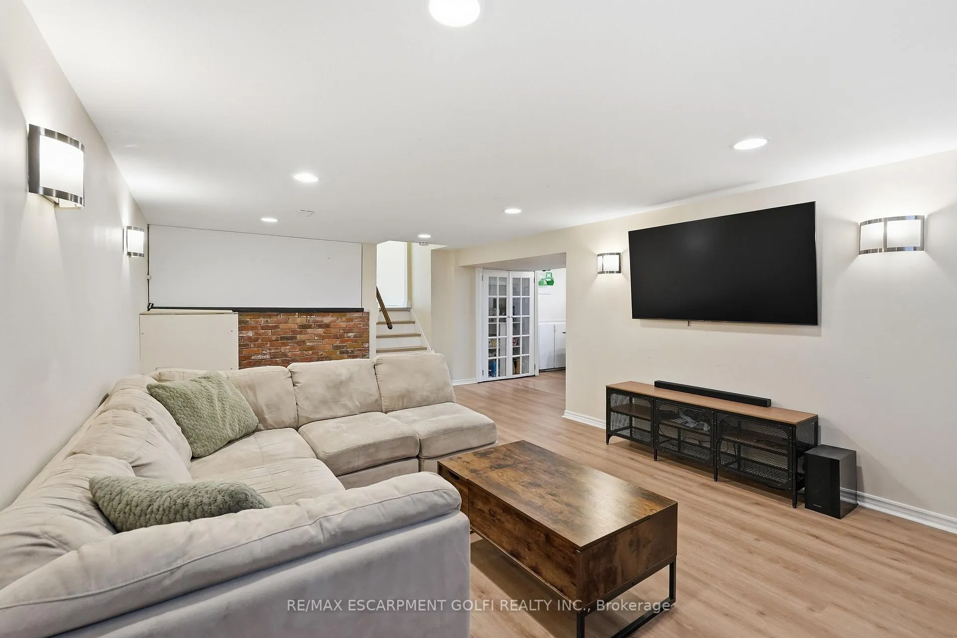Photo 32 of 55 Berkley Crescent, Norfolk, Simcoe — HOMEH