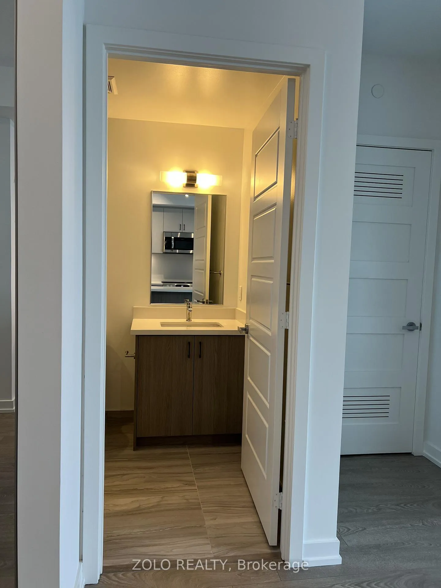 Photo 6 of Unit 305, 333 Sunseeker Avenue, Innisfil, Rural Innisfil — HOMEH
