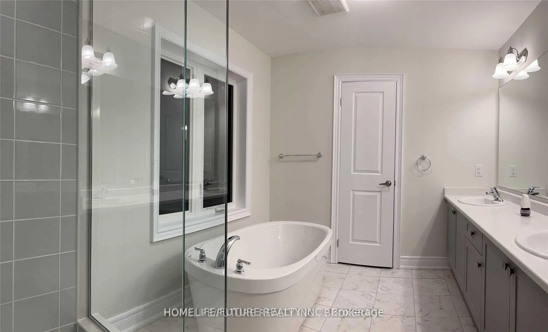 Photo 19 of 46 Gillivary Drive, Whitby, Rural Whitby — HOMEH