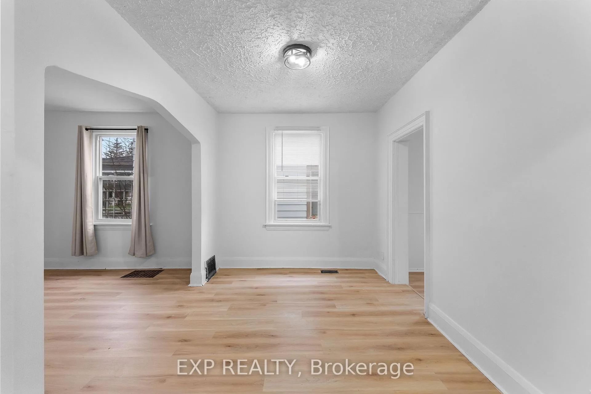 Photo 4 of Unit 1, 6367 High Street, Niagara Falls, Hospital — HOMEH