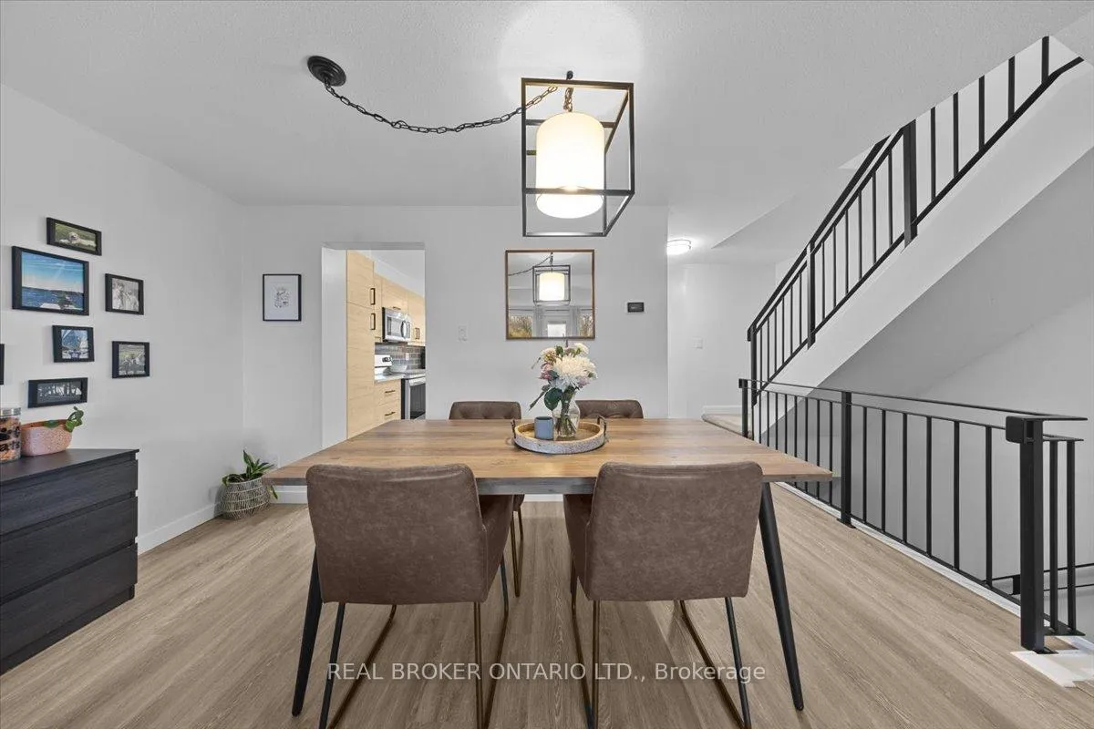 Photo 14 of 2049 Stonehenge Crescent, Ottawa, Pineview — HOMEH
