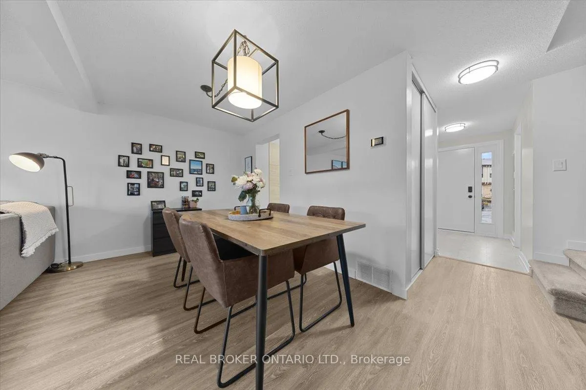 Photo 15 of 2049 Stonehenge Crescent, Ottawa, Pineview — HOMEH