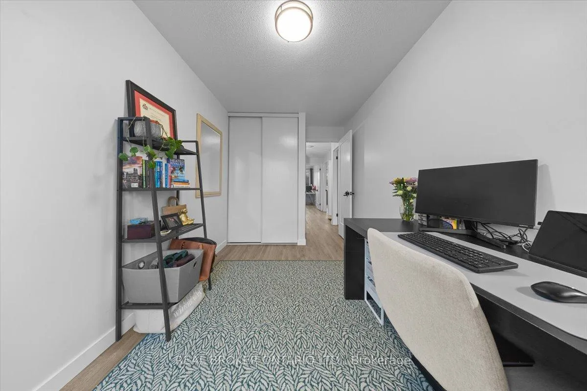 Photo 23 of 2049 Stonehenge Crescent, Ottawa, Pineview — HOMEH