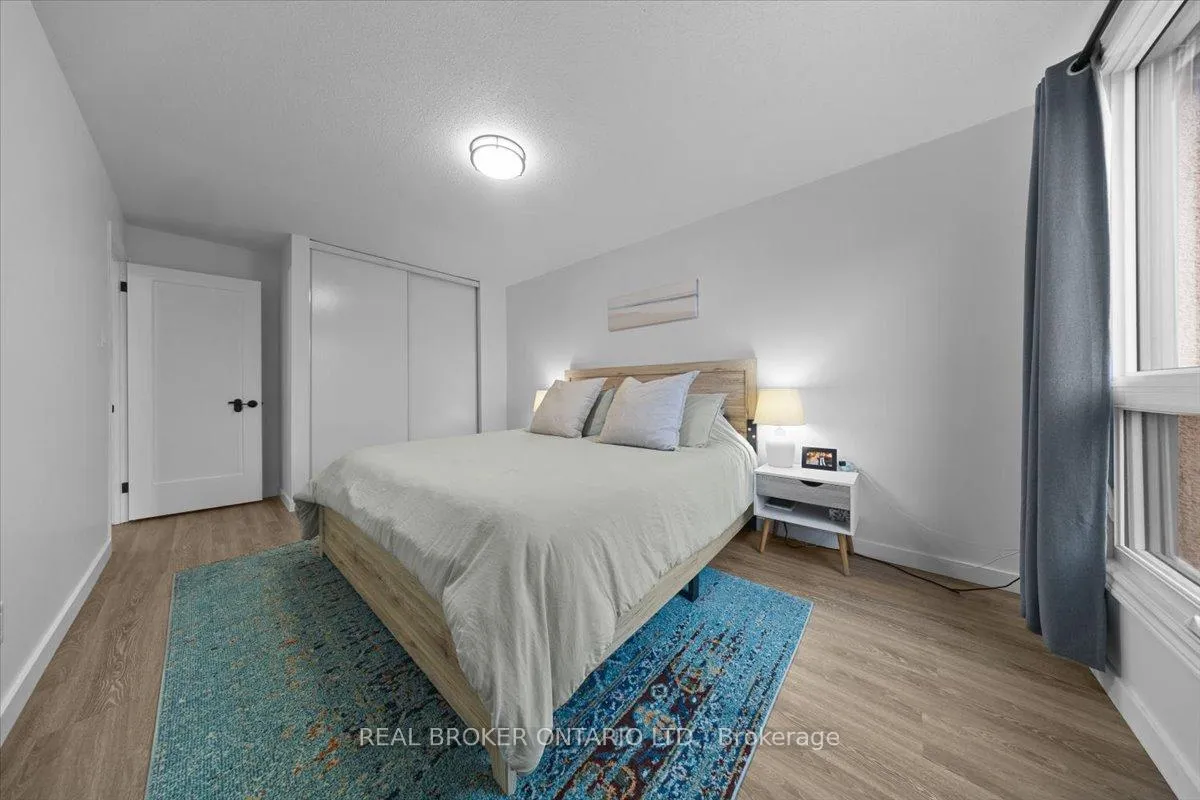 Photo 25 of 2049 Stonehenge Crescent, Ottawa, Pineview — HOMEH