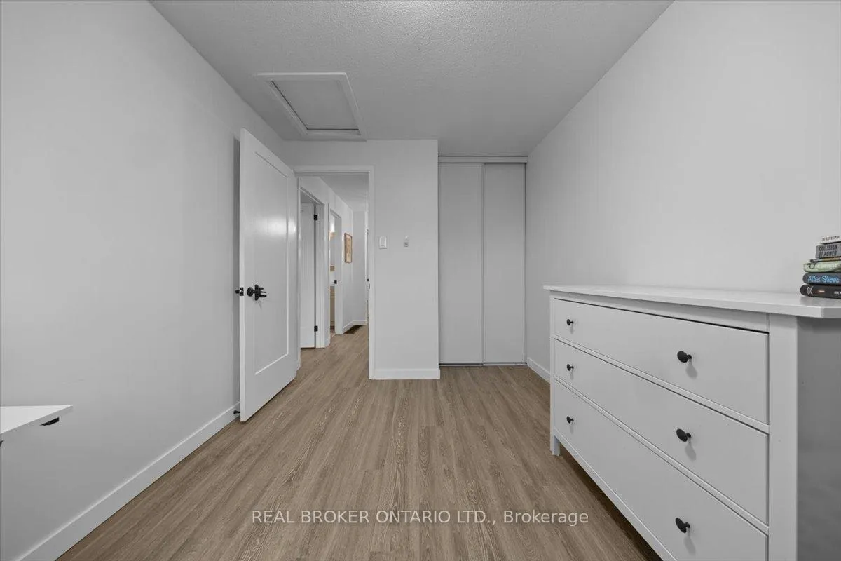 Photo 27 of 2049 Stonehenge Crescent, Ottawa, Pineview — HOMEH
