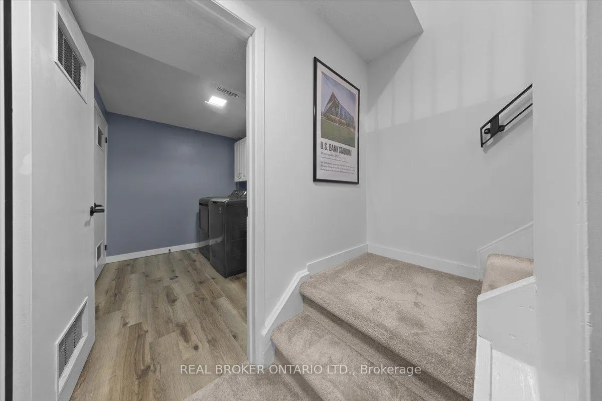 Photo 31 of 2049 Stonehenge Crescent, Ottawa, Pineview — HOMEH