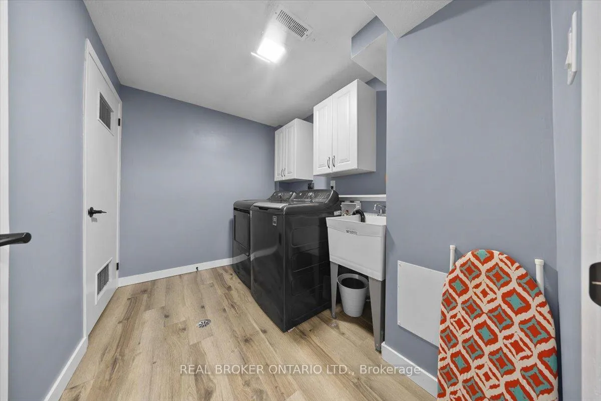 Photo 32 of 2049 Stonehenge Crescent, Ottawa, Pineview — HOMEH