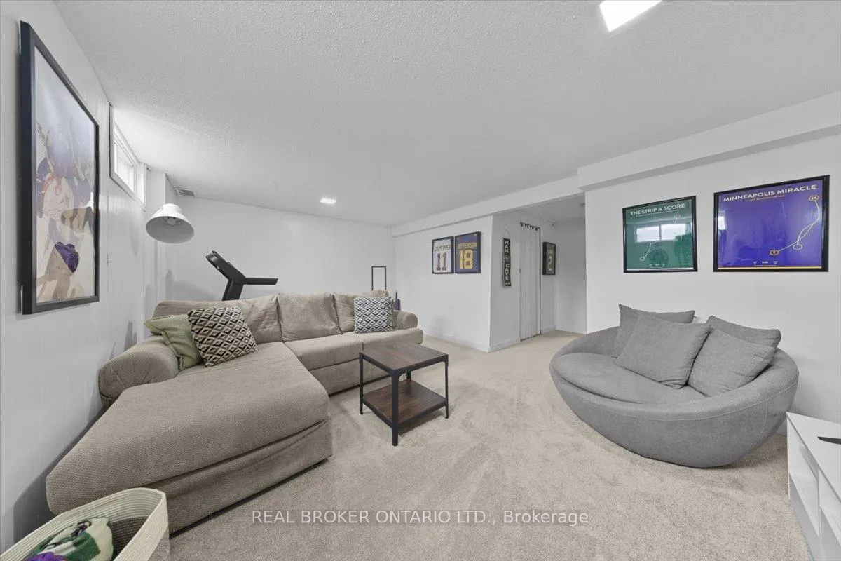 Photo 35 of 2049 Stonehenge Crescent, Ottawa, Pineview — HOMEH