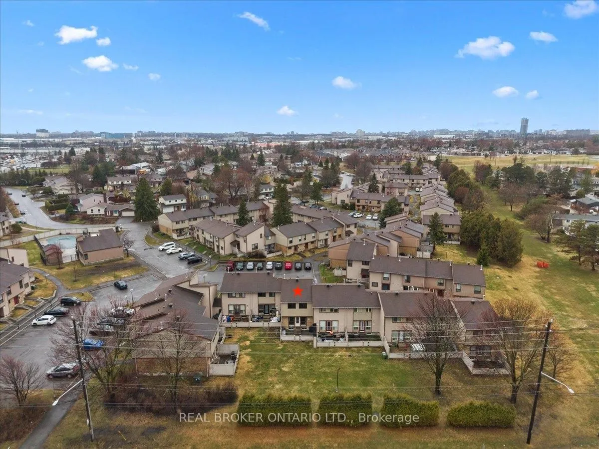 Photo 40 of 2049 Stonehenge Crescent, Ottawa, Pineview — HOMEH