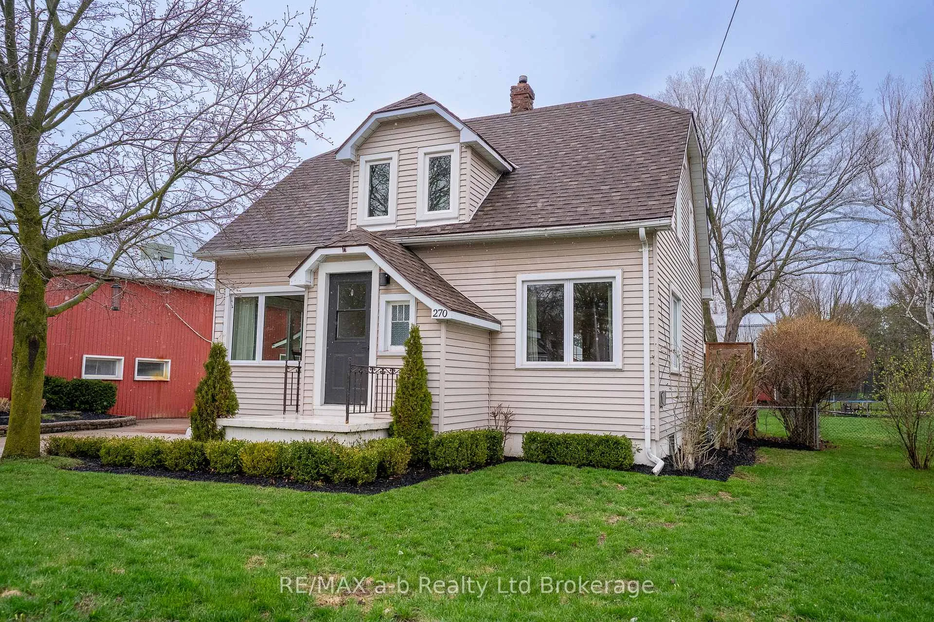 Photo 2 of 270 Main Street E, Norwich, Otterville — HOMEH
