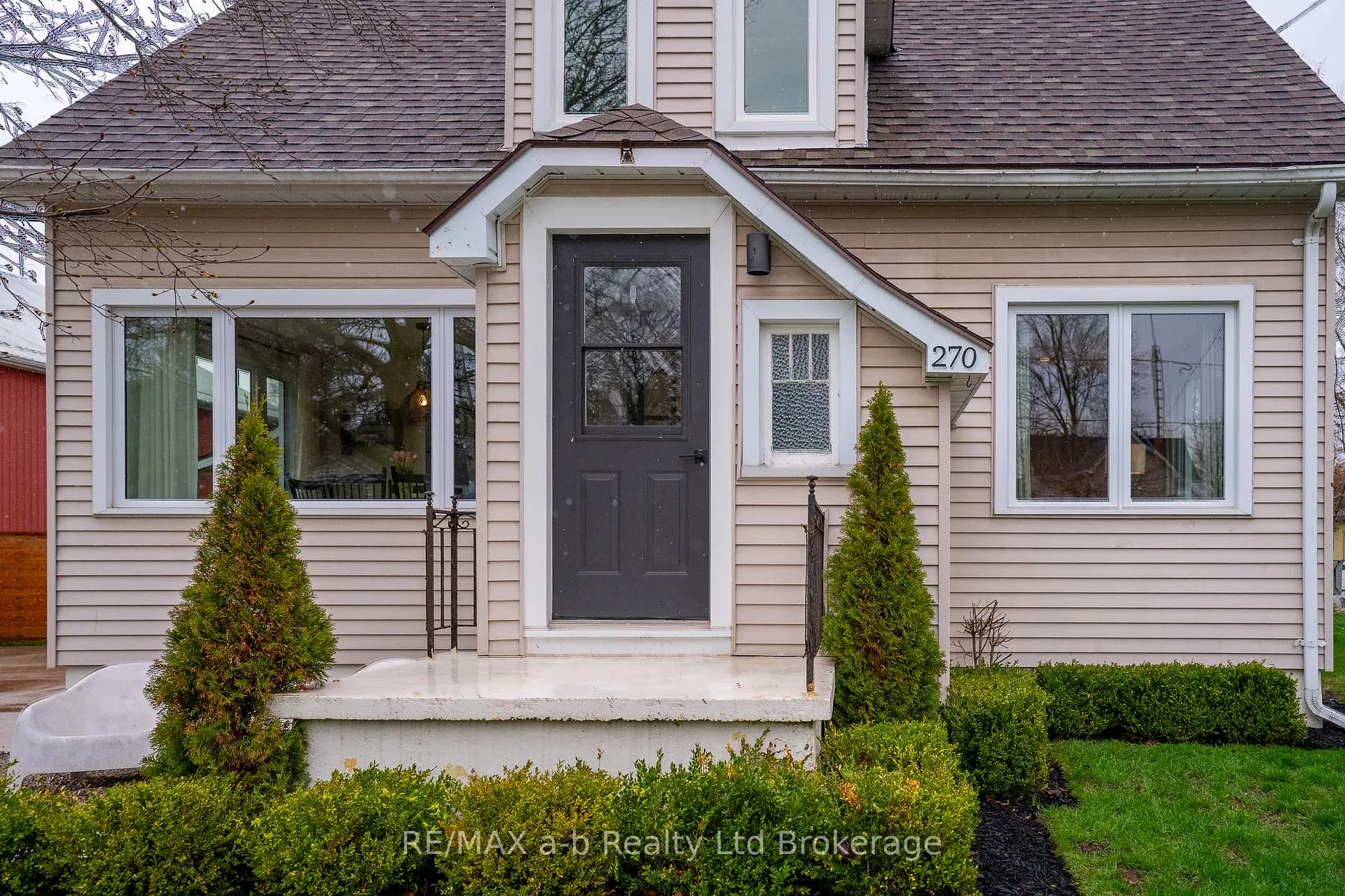 Photo 3 of 270 Main Street E, Norwich, Otterville — HOMEH
