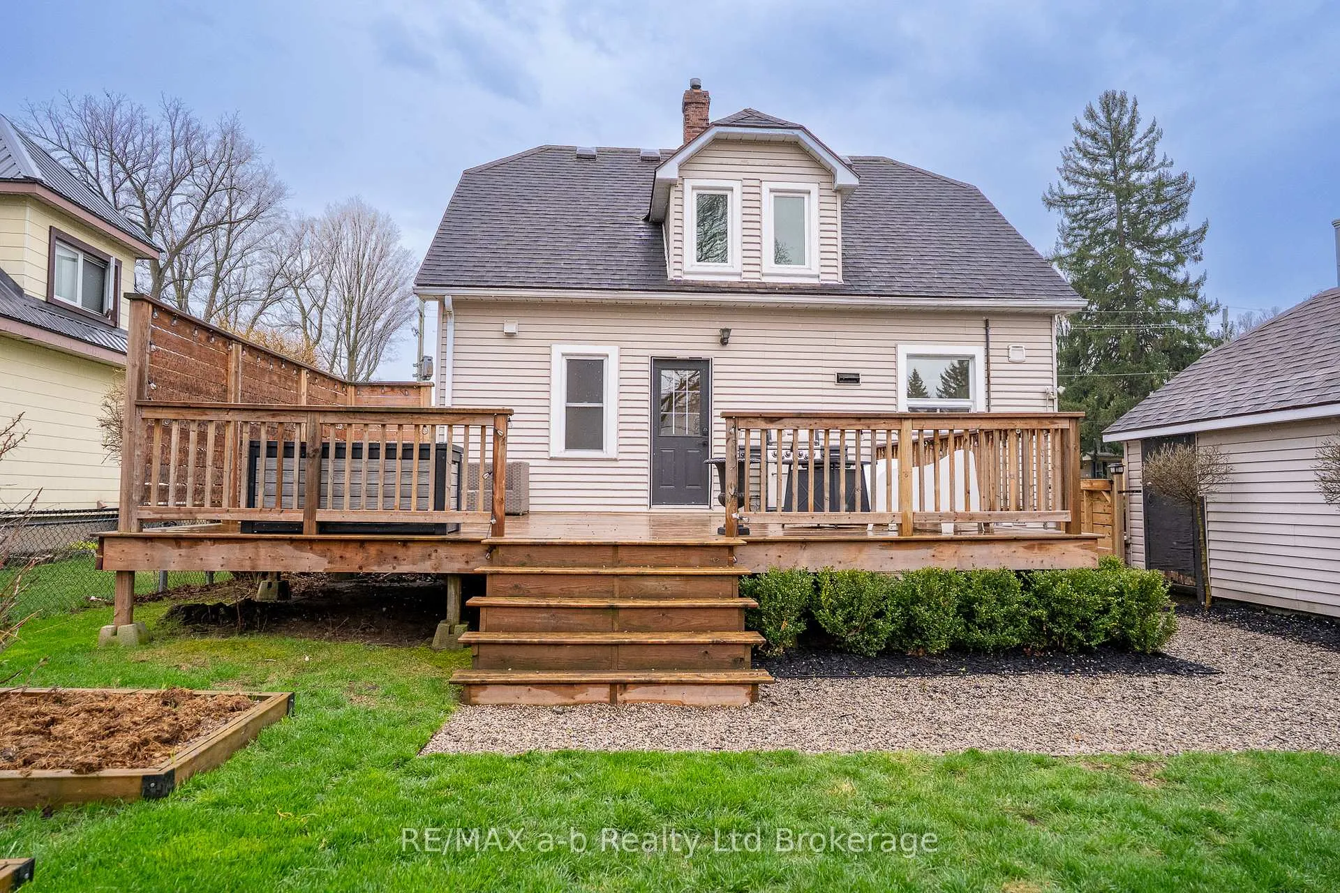 Photo 5 of 270 Main Street E, Norwich, Otterville — HOMEH