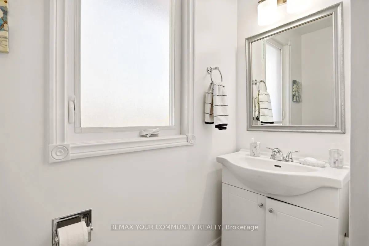 Photo 24 of 82 Whitney Place, Vaughan, Lakeview Estates — HOMEH
