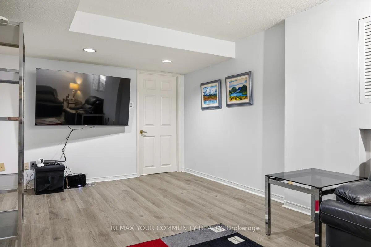 Photo 25 of 82 Whitney Place, Vaughan, Lakeview Estates — HOMEH