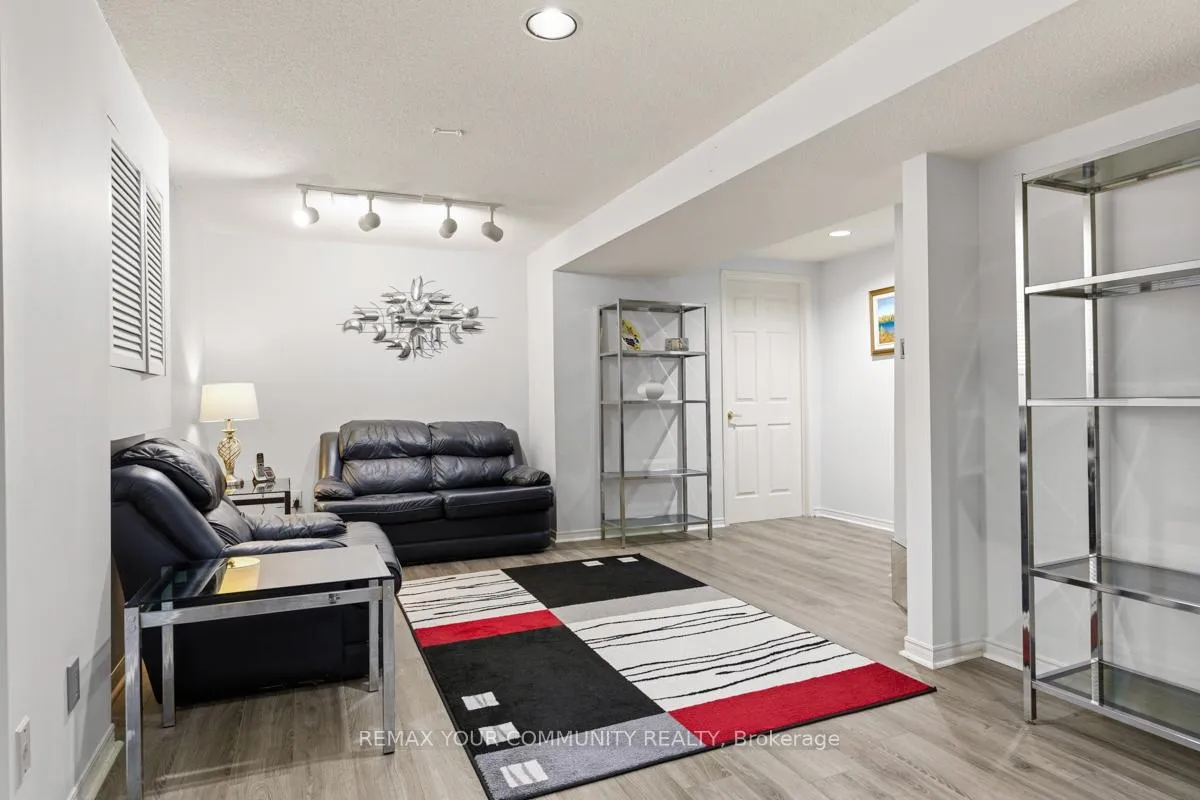 Photo 27 of 82 Whitney Place, Vaughan, Lakeview Estates — HOMEH