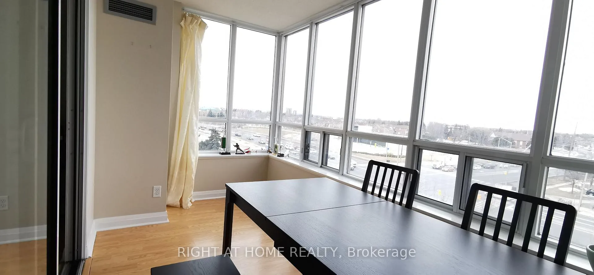 Photo 5 of Unit 613, 7363 Kennedy Road, Markham, Milliken Mills East — HOMEH