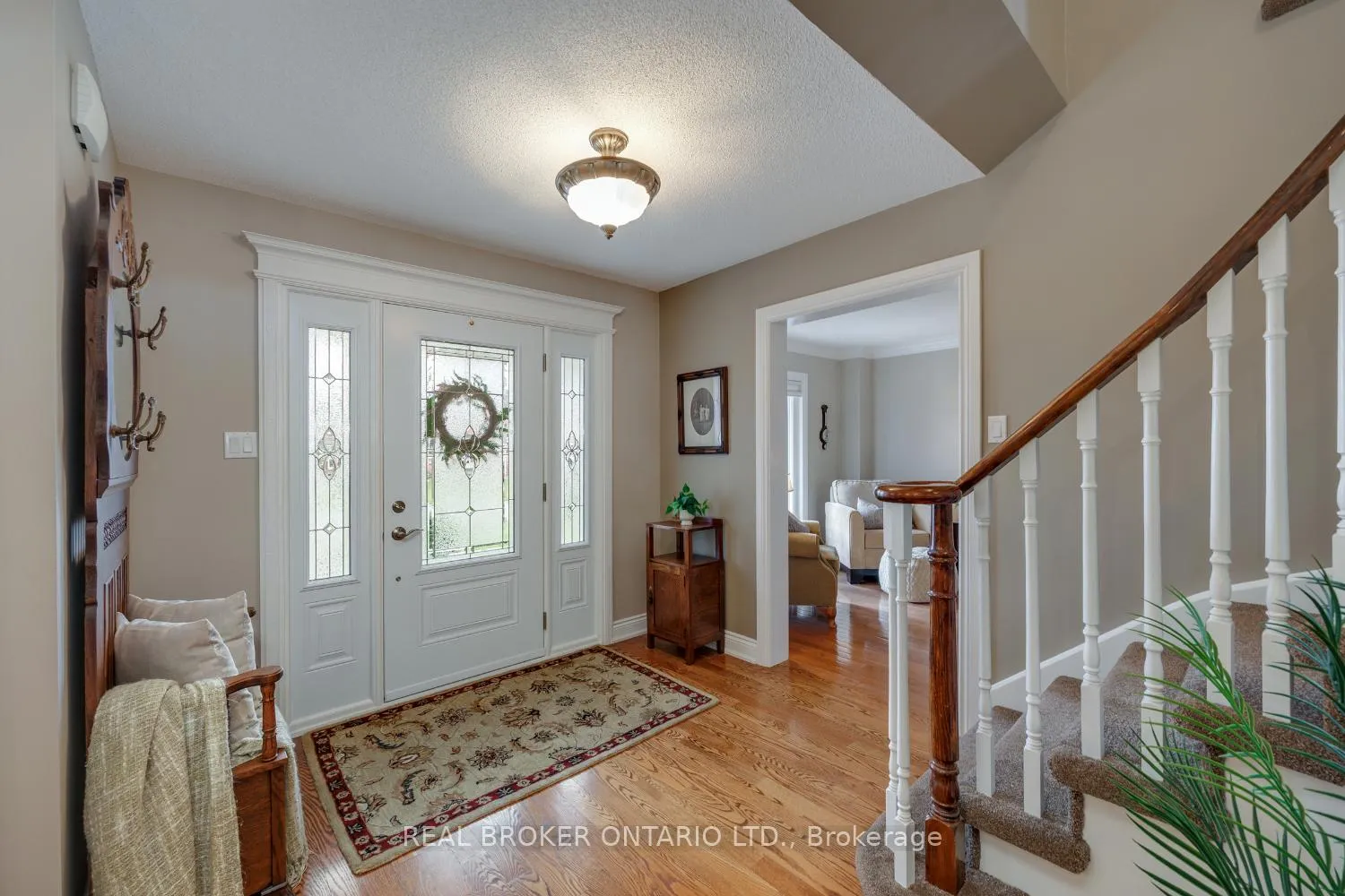 Photo 7 of 3 Remi Court, Clarington, Newcastle — HOMEH