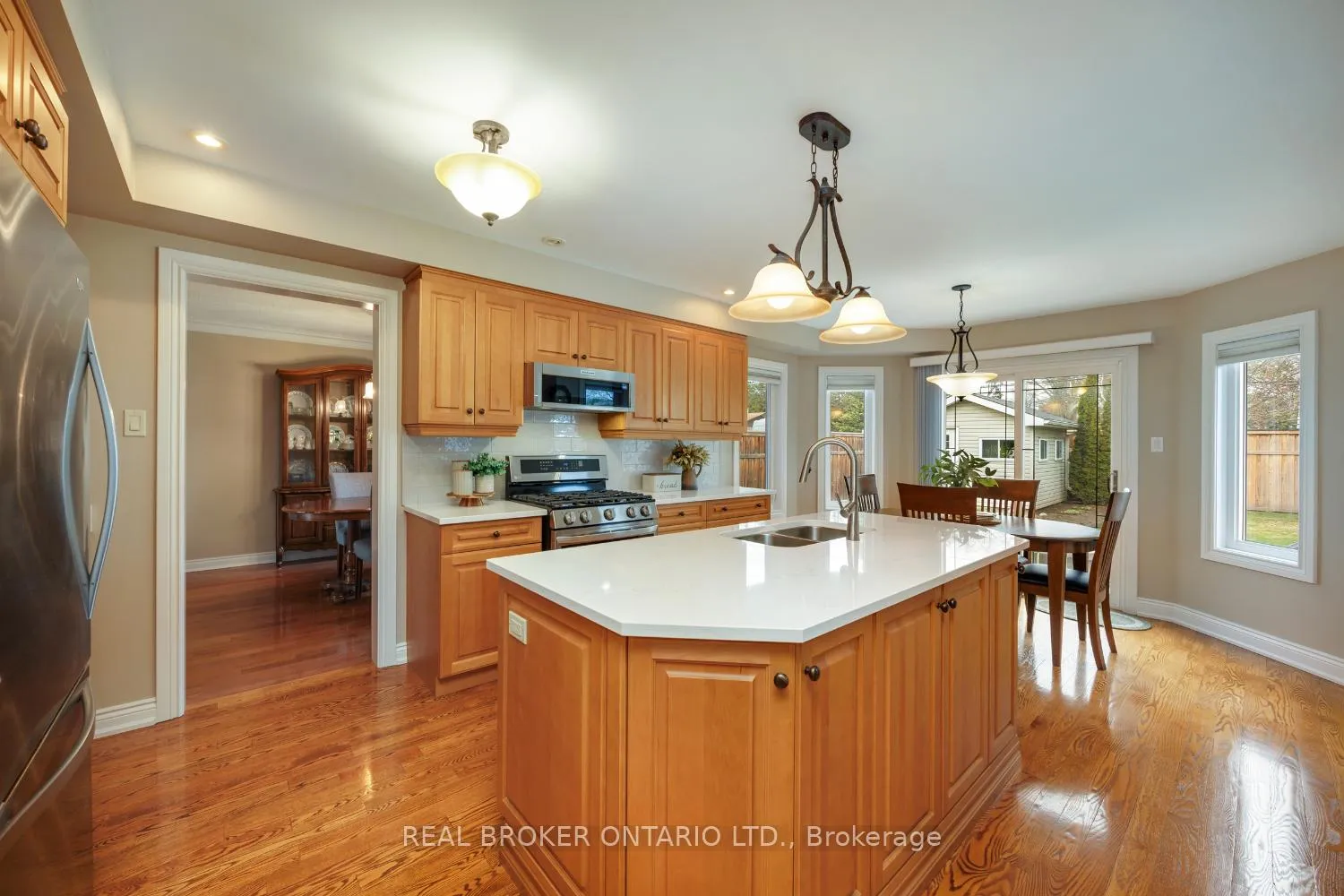 Photo 9 of 3 Remi Court, Clarington, Newcastle — HOMEH