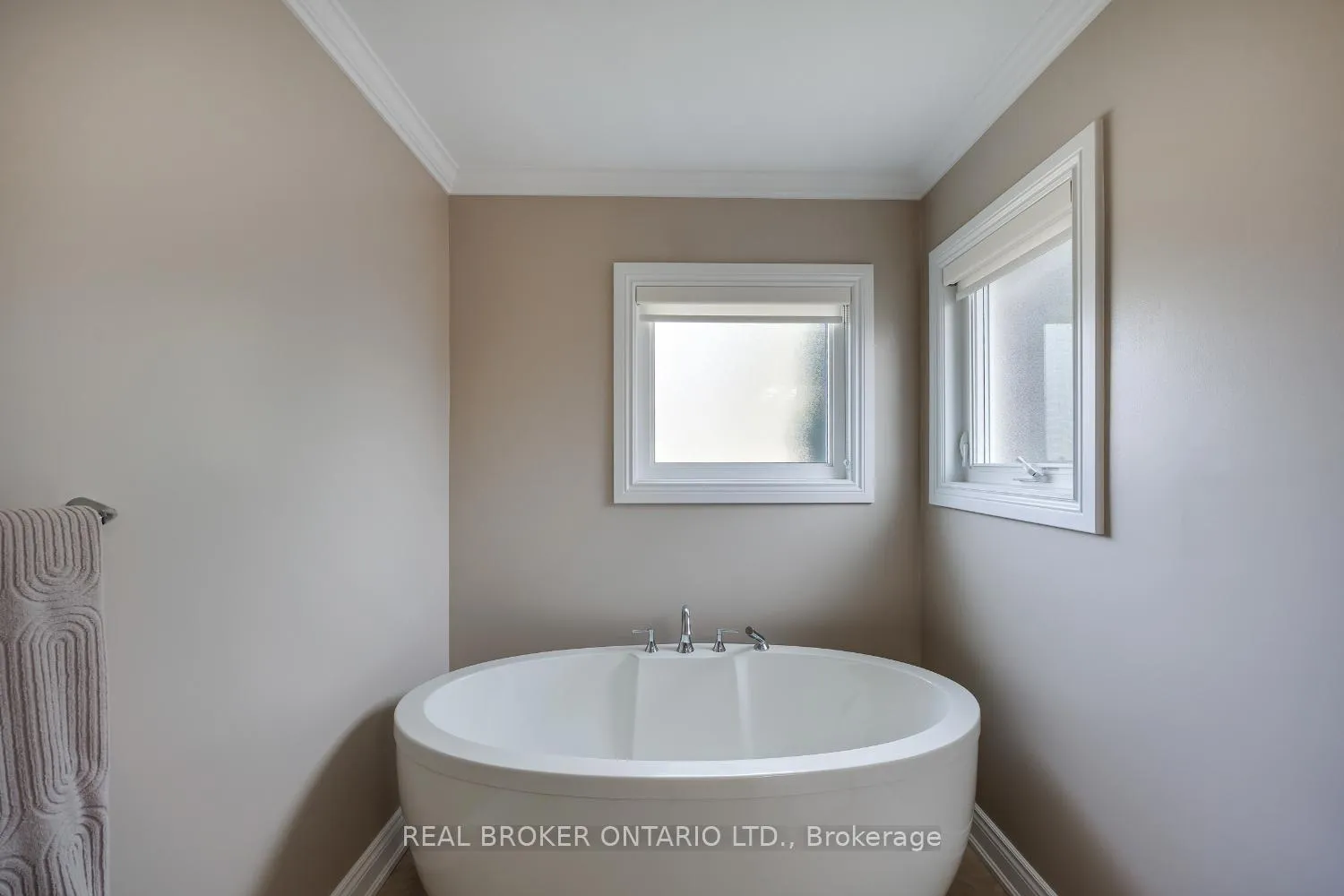 Photo 22 of 3 Remi Court, Clarington, Newcastle — HOMEH