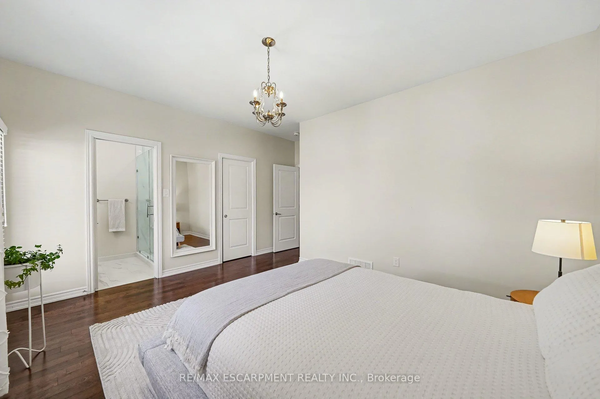 Photo 13 of 7 Senators Gate Drive, Perth — HOMEH