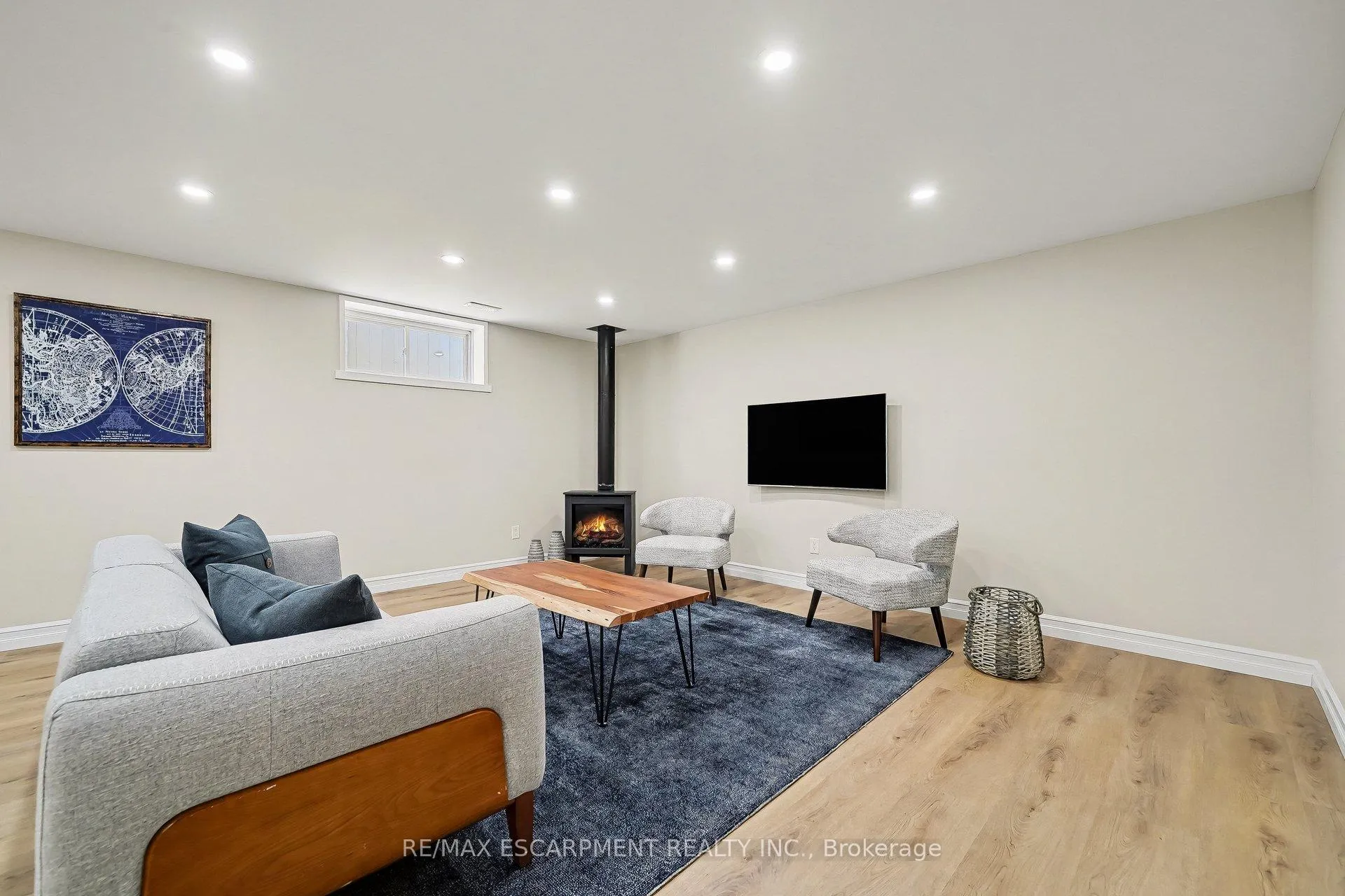 Photo 19 of 7 Senators Gate Drive, Perth — HOMEH