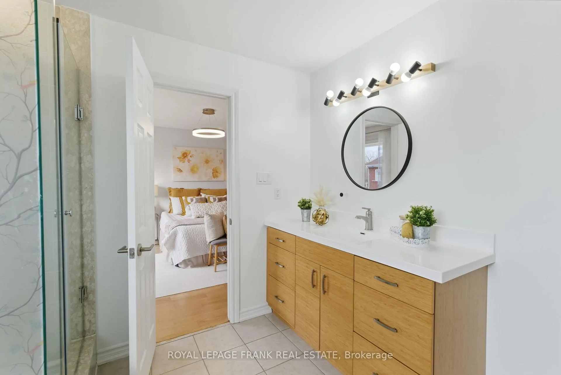 Photo 23 of 68 Forrester Drive, Clarington, Bowmanville — HOMEH