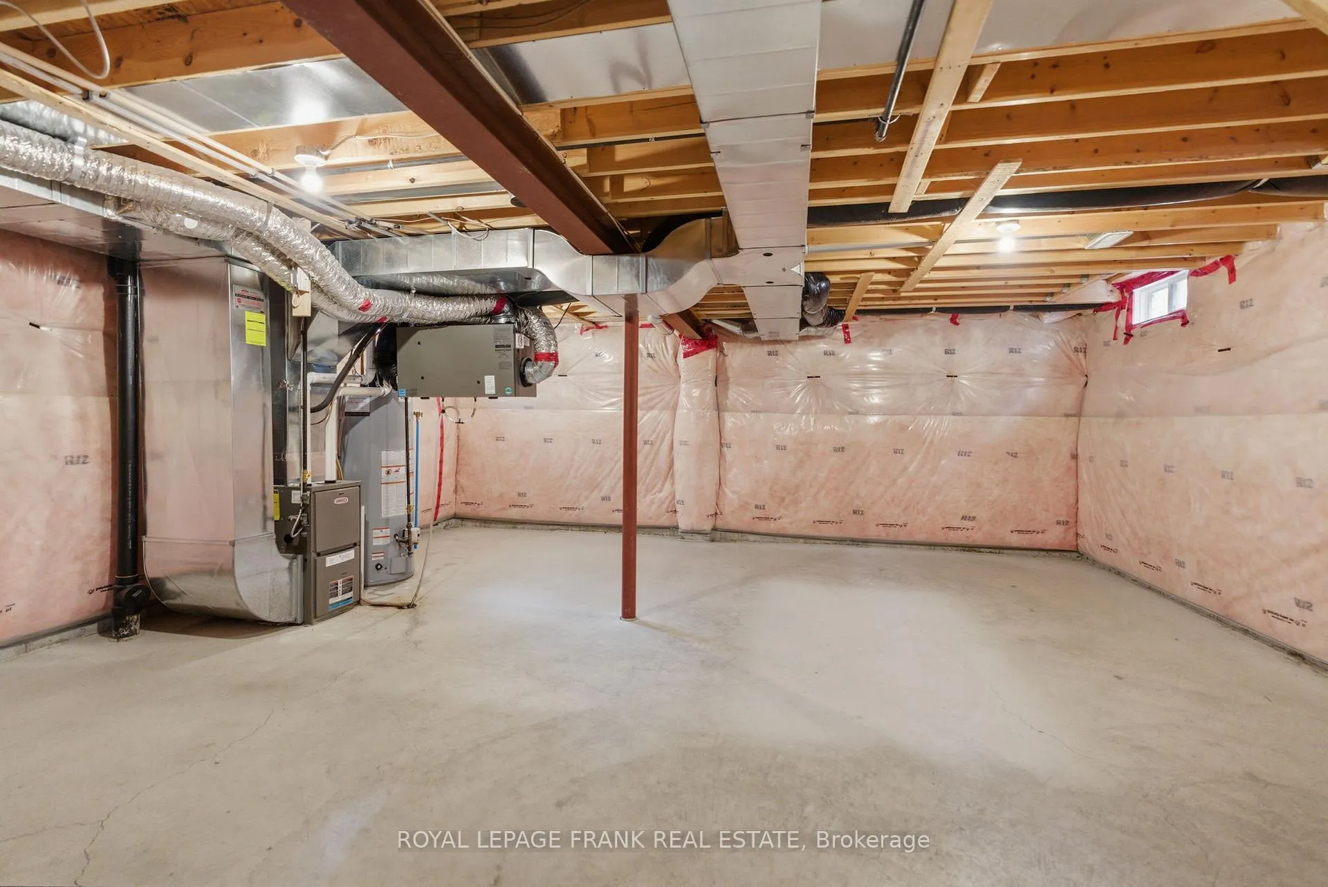 Photo 33 of 68 Forrester Drive, Clarington, Bowmanville — HOMEH