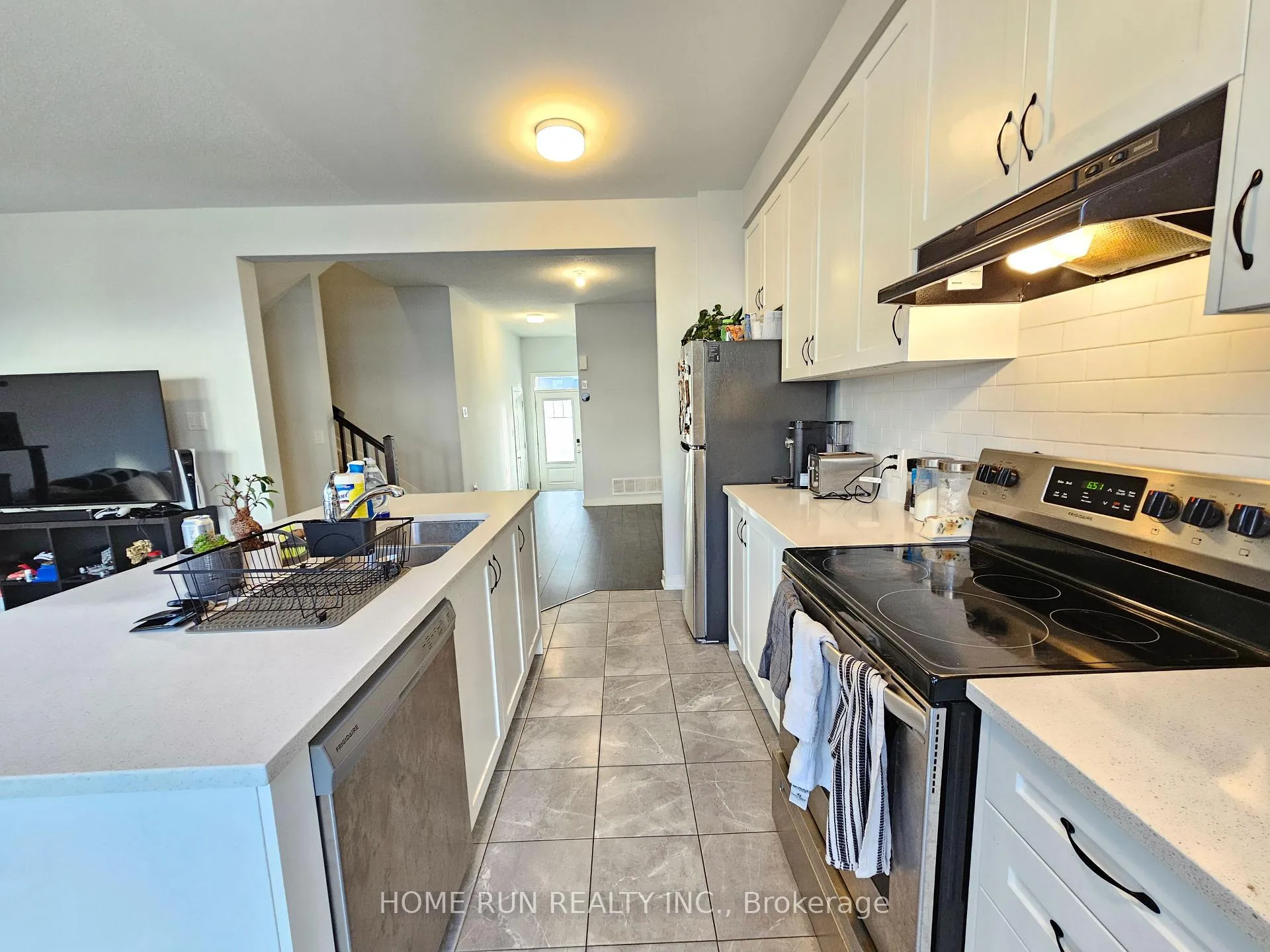 Photo 5 of 233 Billrian Crescent, Ottawa, Stittsville (North) — HOMEH