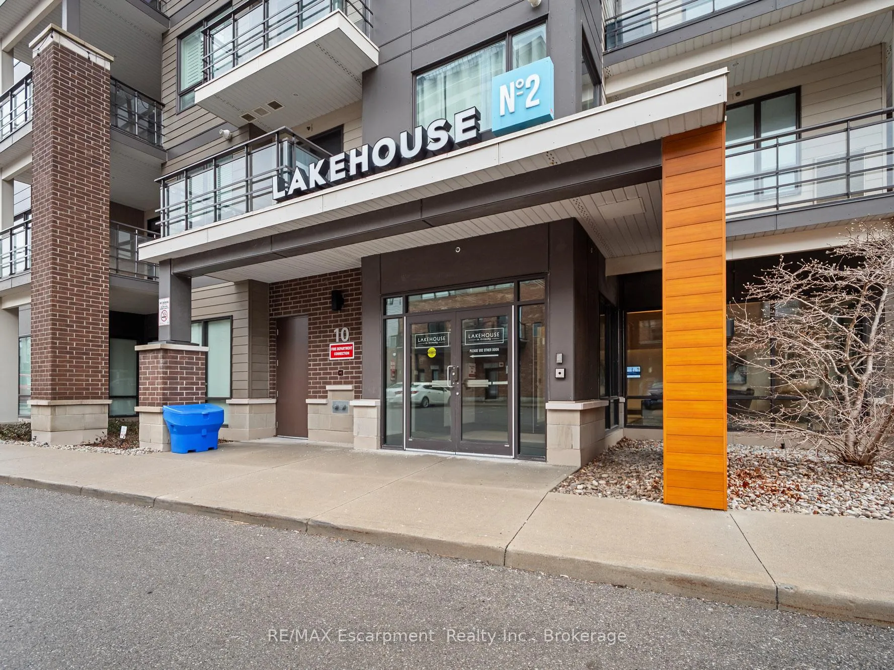 Photo 2 of Unit 218, 10 Esplanade Lane, Grimsby, Grimsby Beach — HOMEH