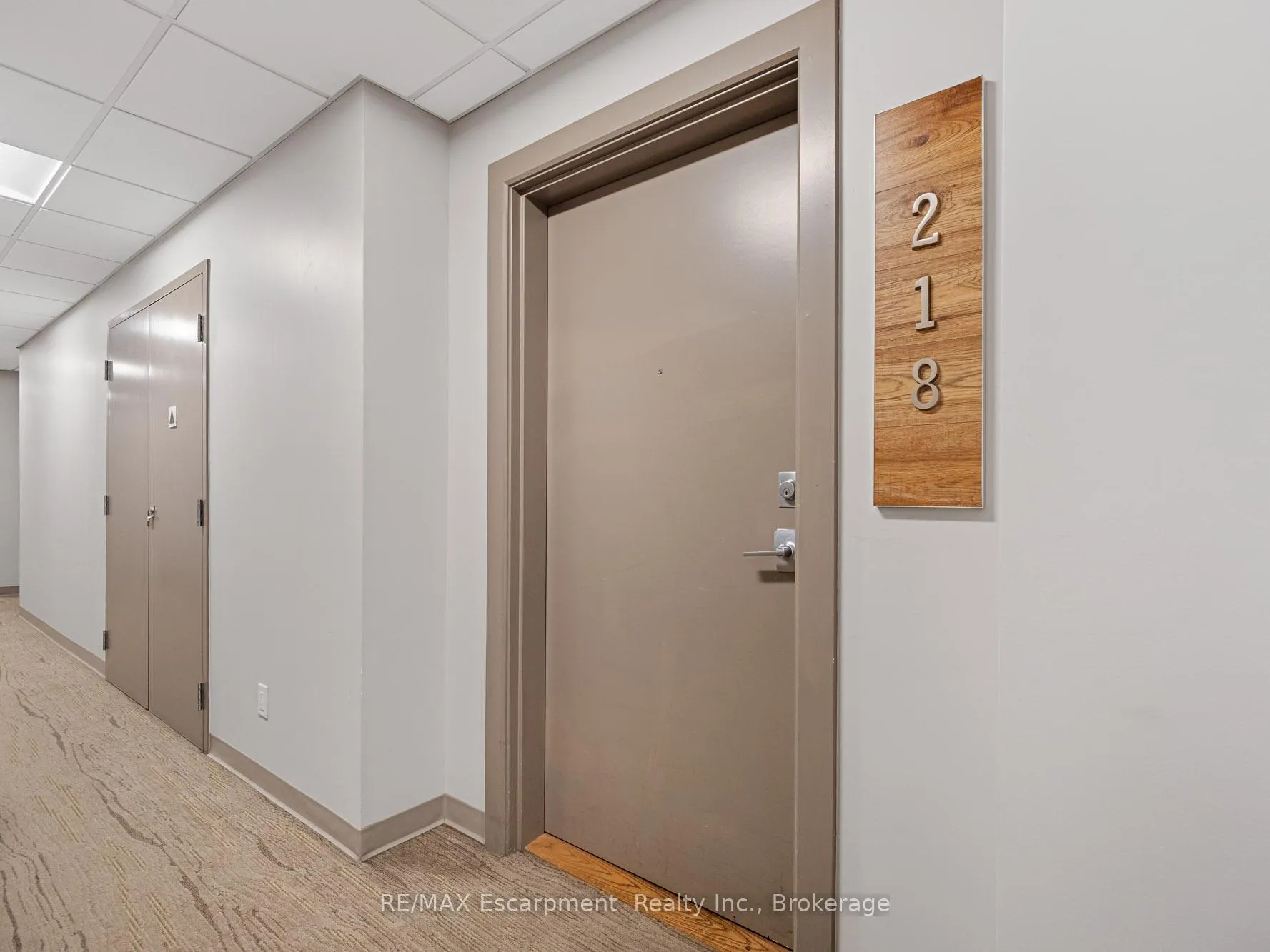 Photo 3 of Unit 218, 10 Esplanade Lane, Grimsby, Grimsby Beach — HOMEH