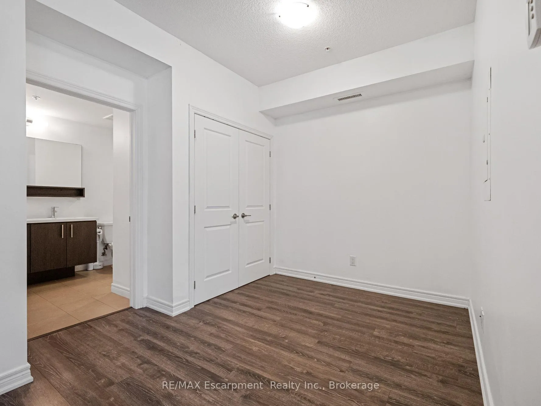 Photo 9 of Unit 218, 10 Esplanade Lane, Grimsby, Grimsby Beach — HOMEH
