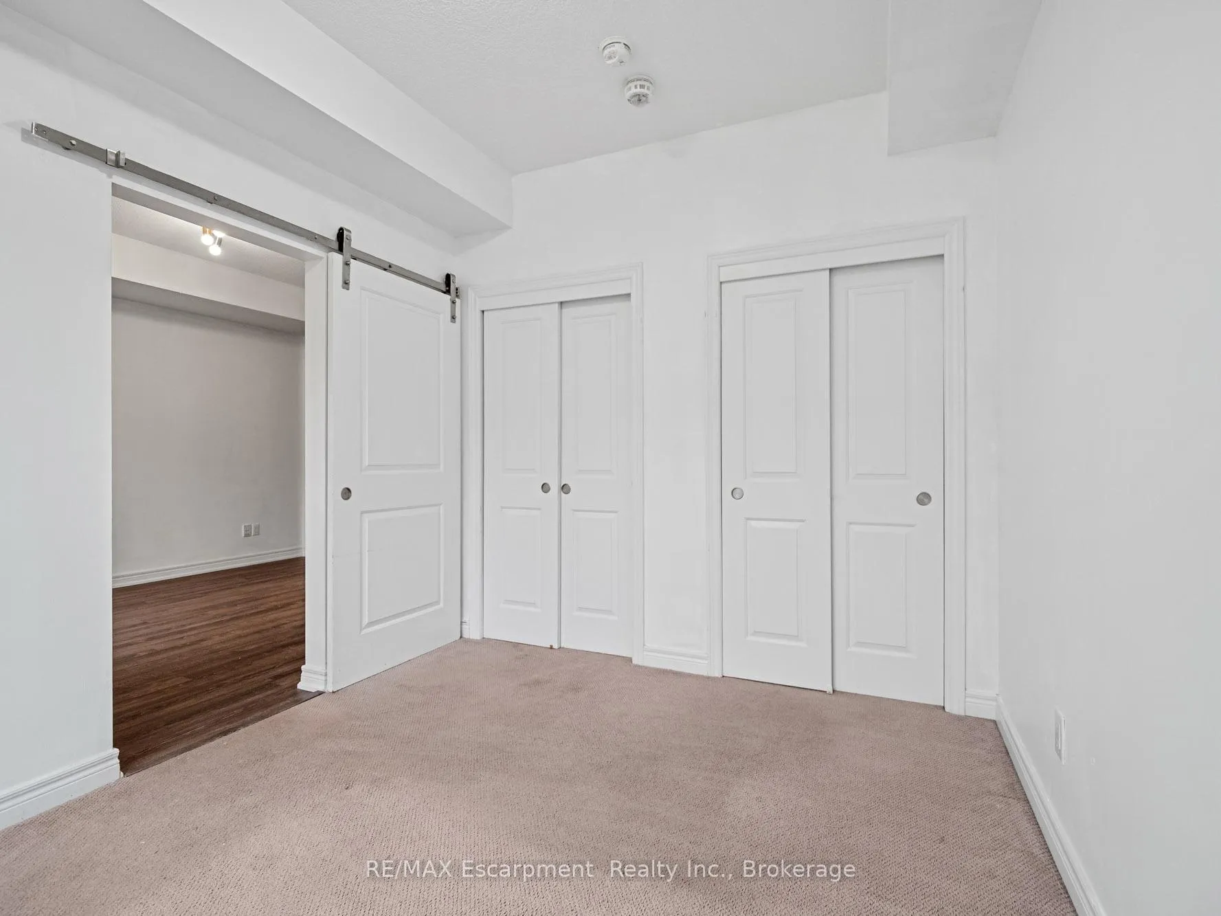 Photo 11 of Unit 218, 10 Esplanade Lane, Grimsby, Grimsby Beach — HOMEH