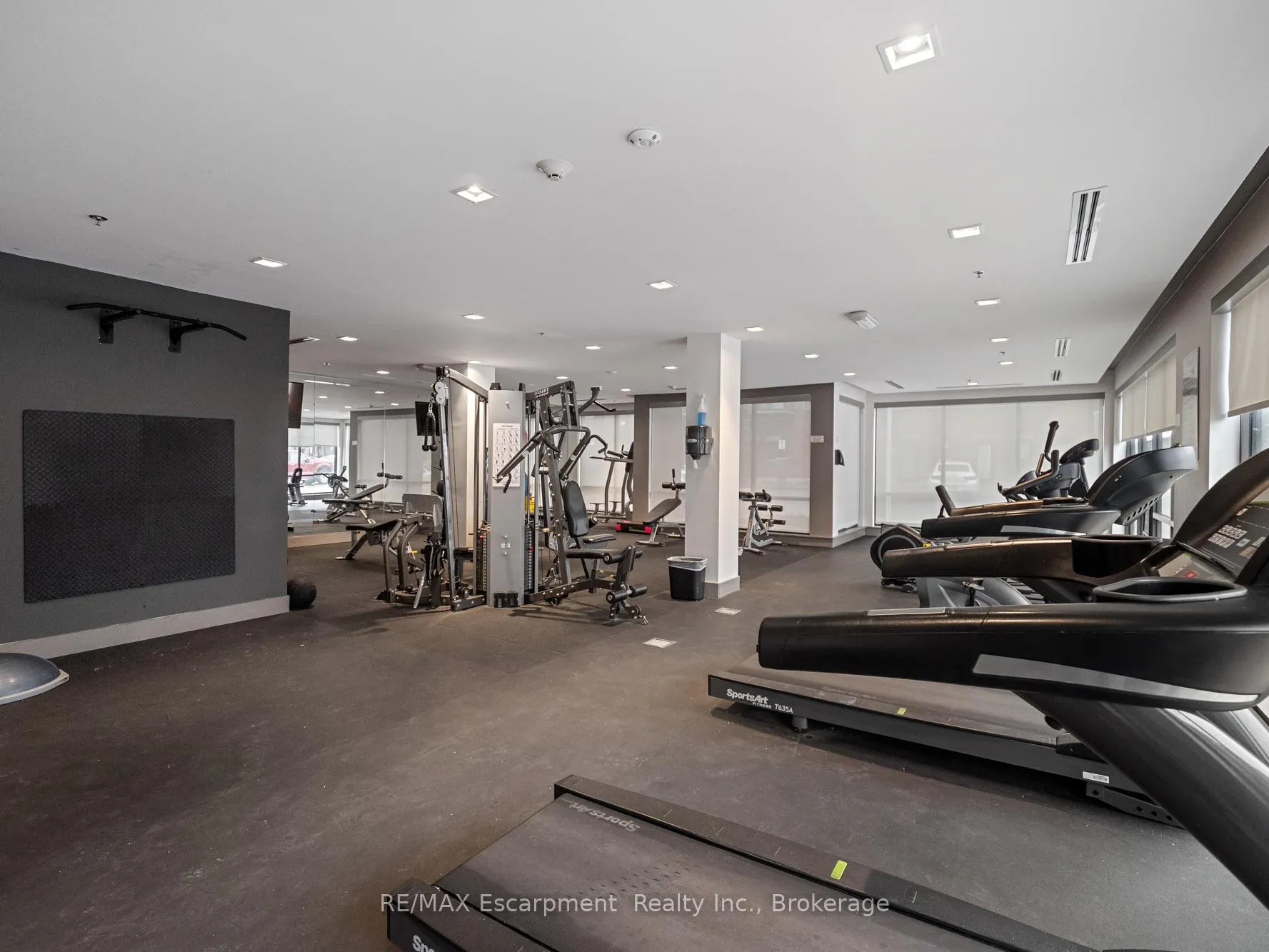 Photo 21 of Unit 218, 10 Esplanade Lane, Grimsby, Grimsby Beach — HOMEH