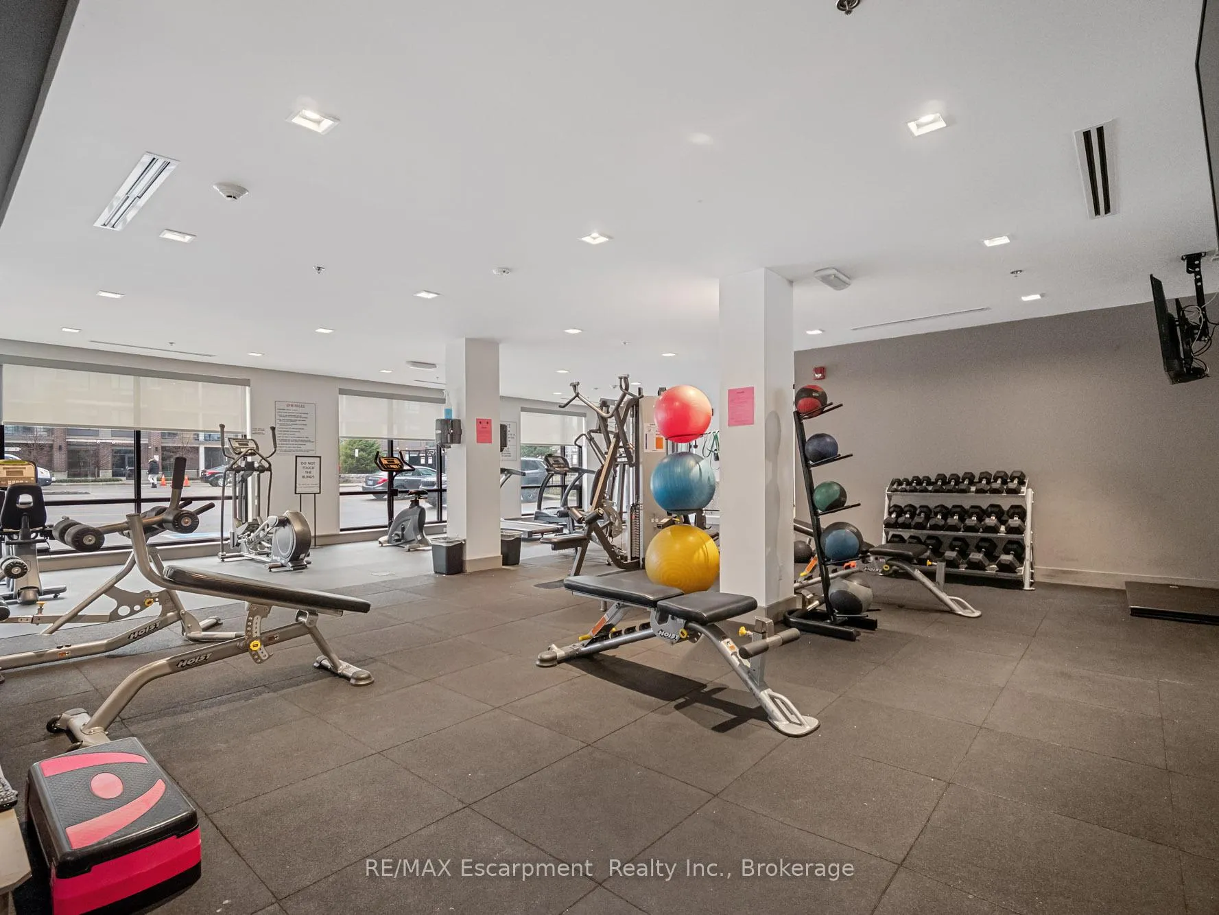 Photo 22 of Unit 218, 10 Esplanade Lane, Grimsby, Grimsby Beach — HOMEH