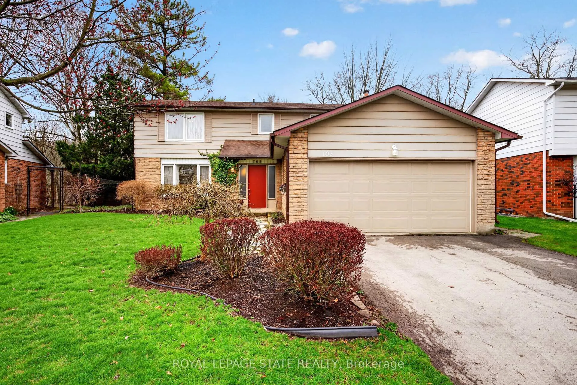 Photo 2 of 103 Turnbull Road, Hamilton, Dundas — HOMEH