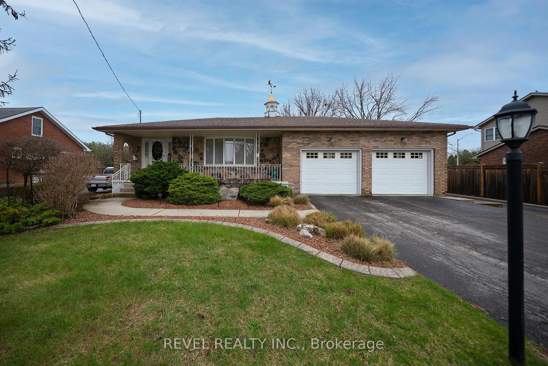 Photo 3 of 45 Clench Avenue, Brantford — HOMEH